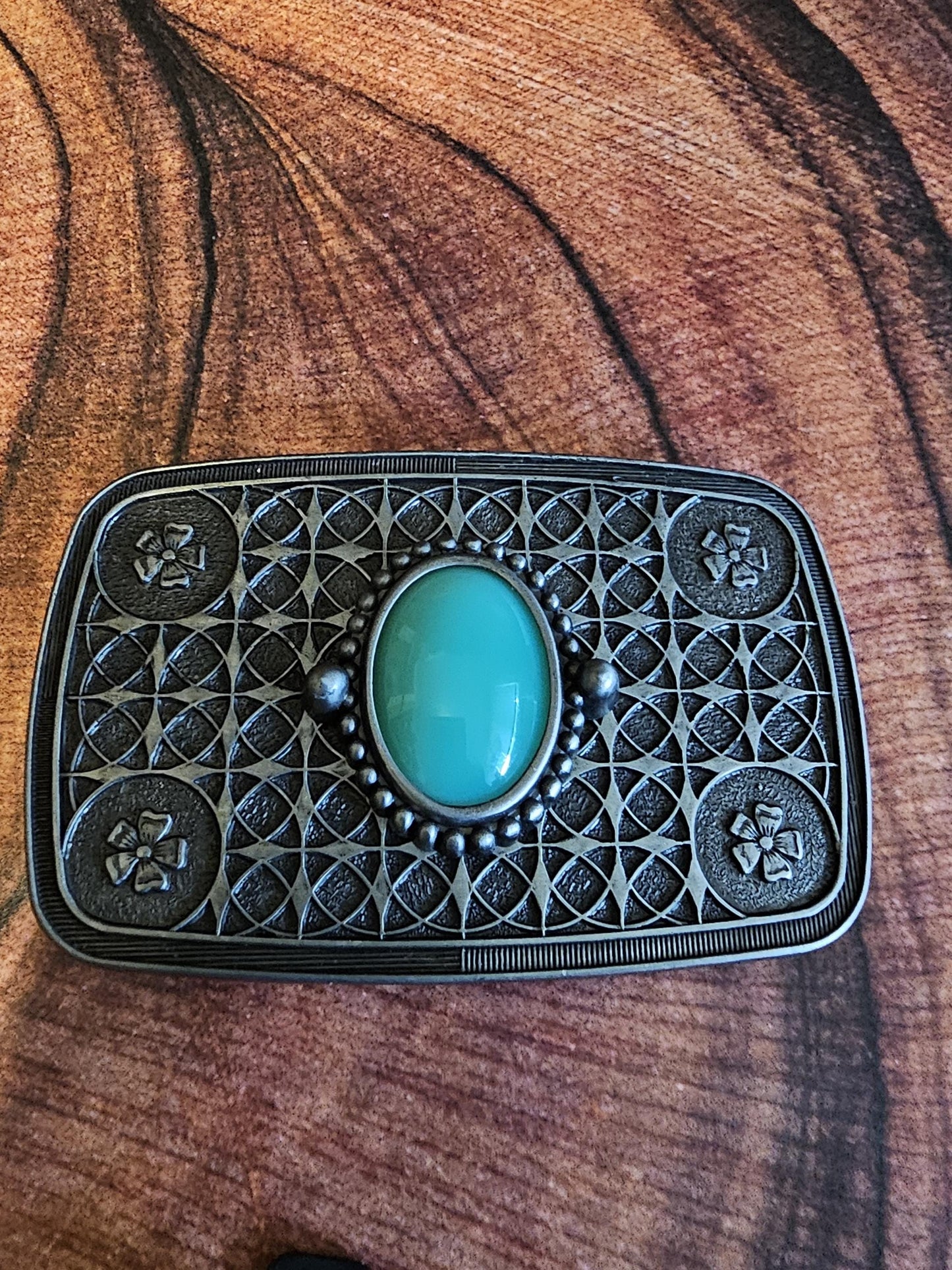 Uranium Glass Belt Buckle large 25x18 mm Oval cut Round top Cabochon cut vintage Uranium Glass stone that glows under black / UV light