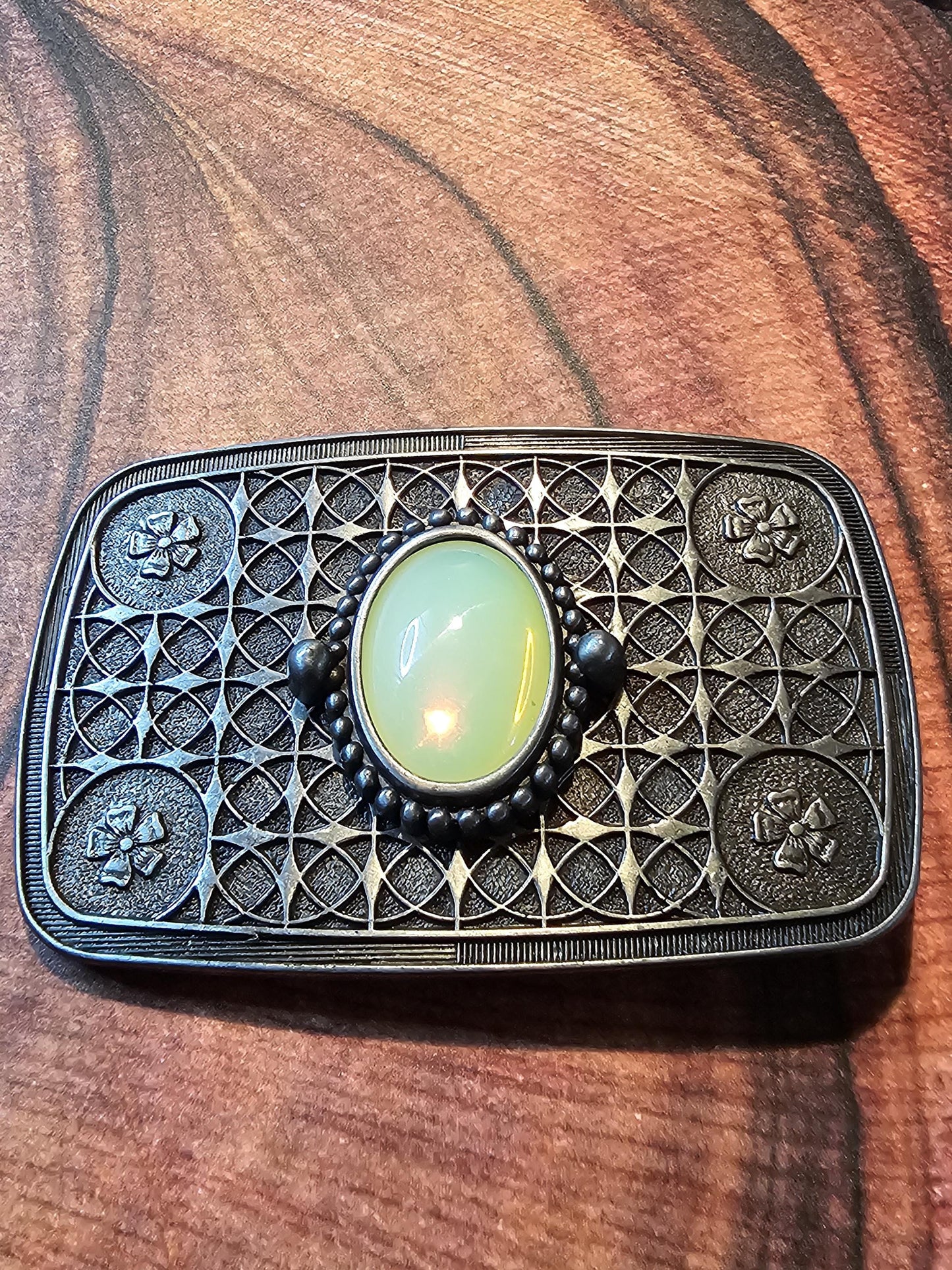 Uranium Glass Belt Buckle large 25x18 mm Oval cut Round top Cabochon cut vintage Uranium Glass stone that glows under black / UV light