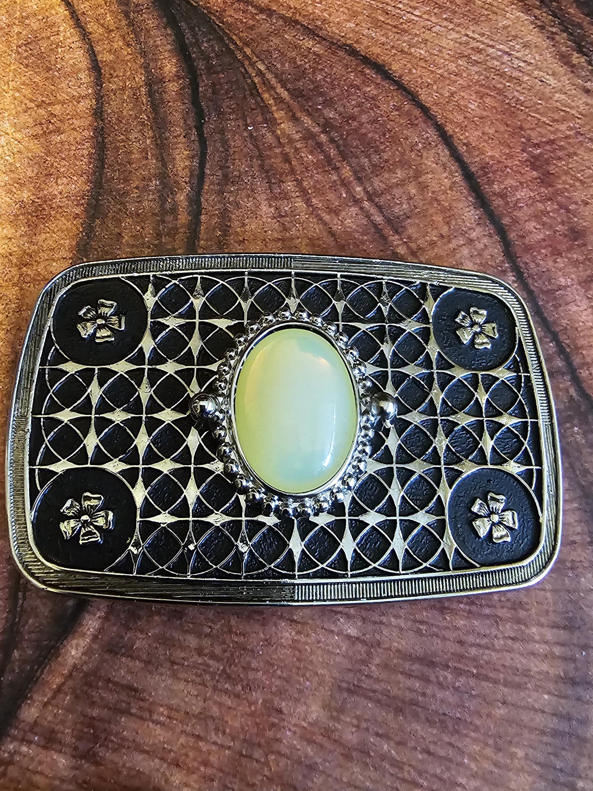 Uranium Glass Belt Buckle large 25x18 mm Oval cut Round top Cabochon cut vintage Uranium Glass stone that glows under black / UV light