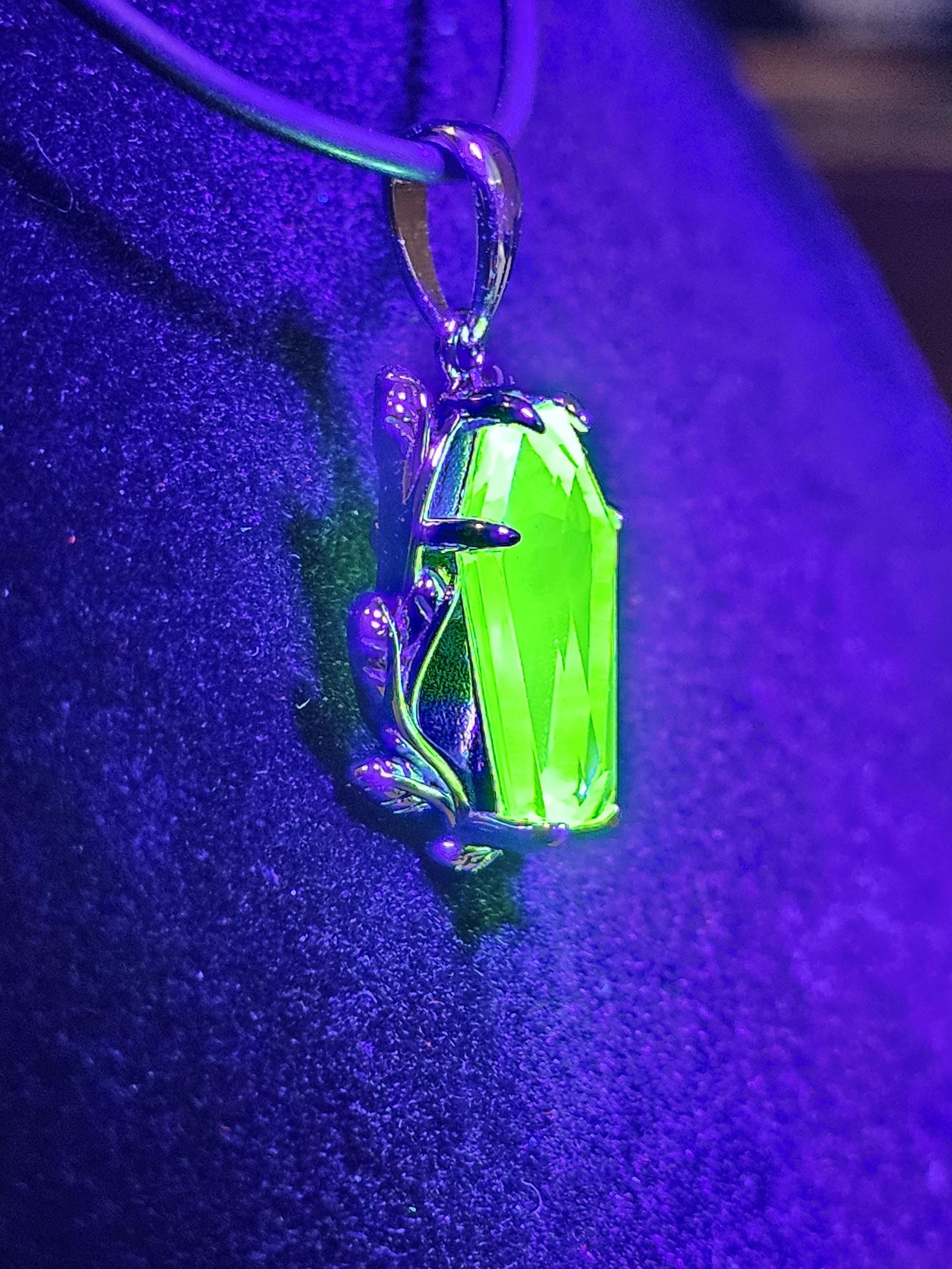 Uranium Glass Coffin cut Pendant in new Sterling Silver with Czech glass 14x8 mm Uranium Glass stone that glows under black / UV light