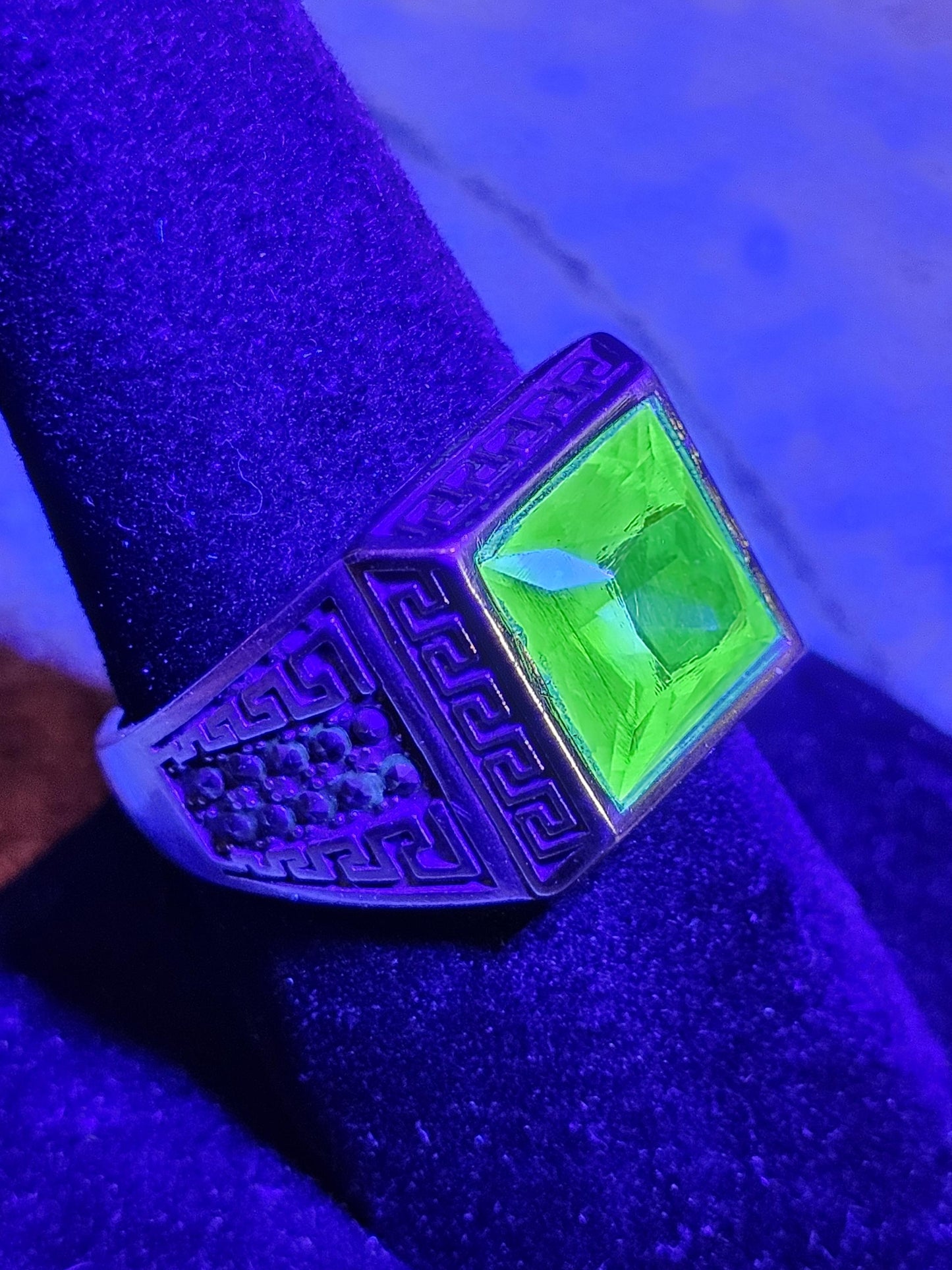 Uranium Glass Men's Ring new Sterling Silver Adjustable with 10x10 mm vintage Uranium glass Square cut stone glows under black / UV light