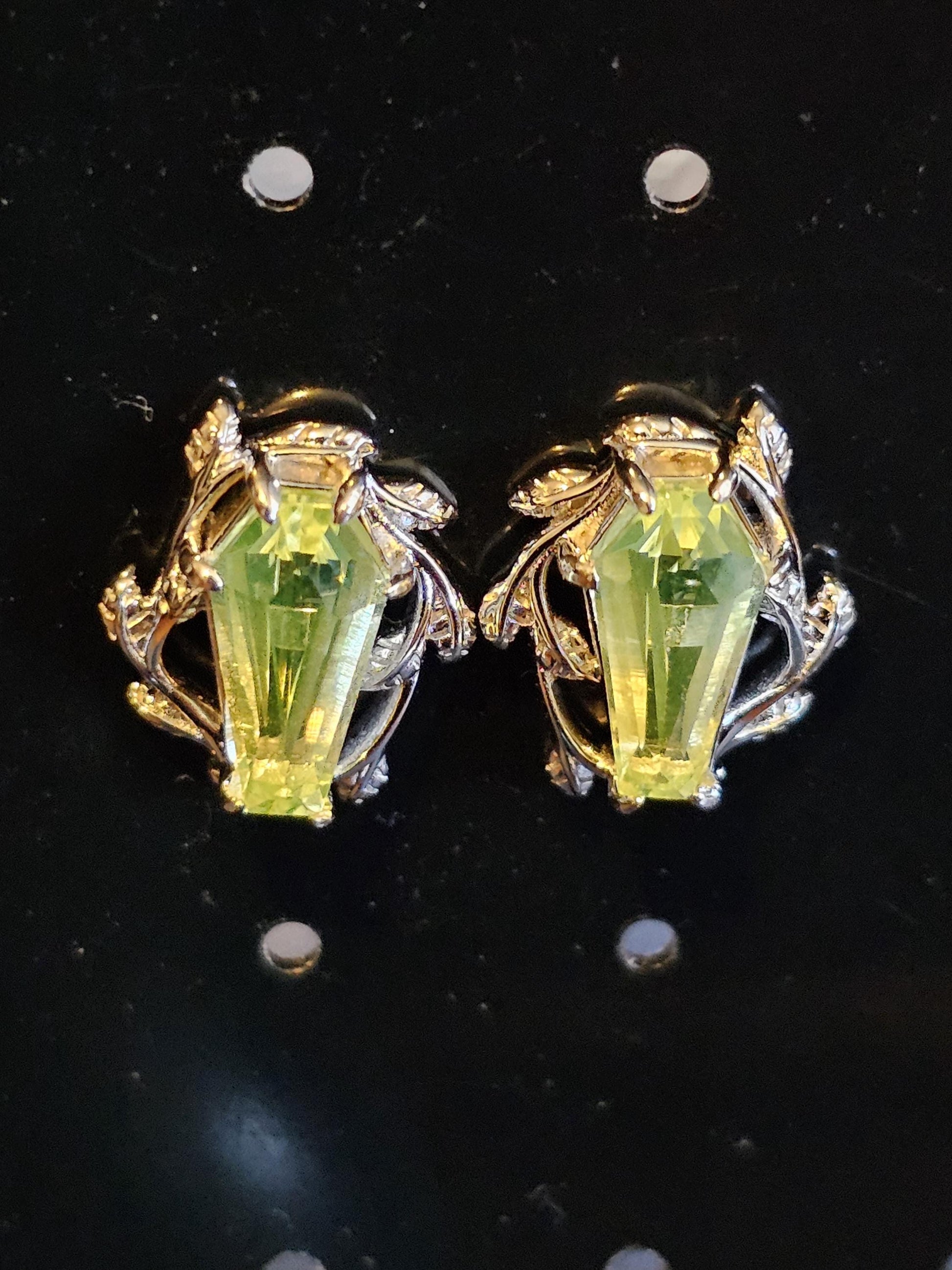 Uranium Glass Coffin cut Earrings in new Sterling Silver with Czech glass 10x5.5 mm Uranium Glass stones that glow under black/UV light