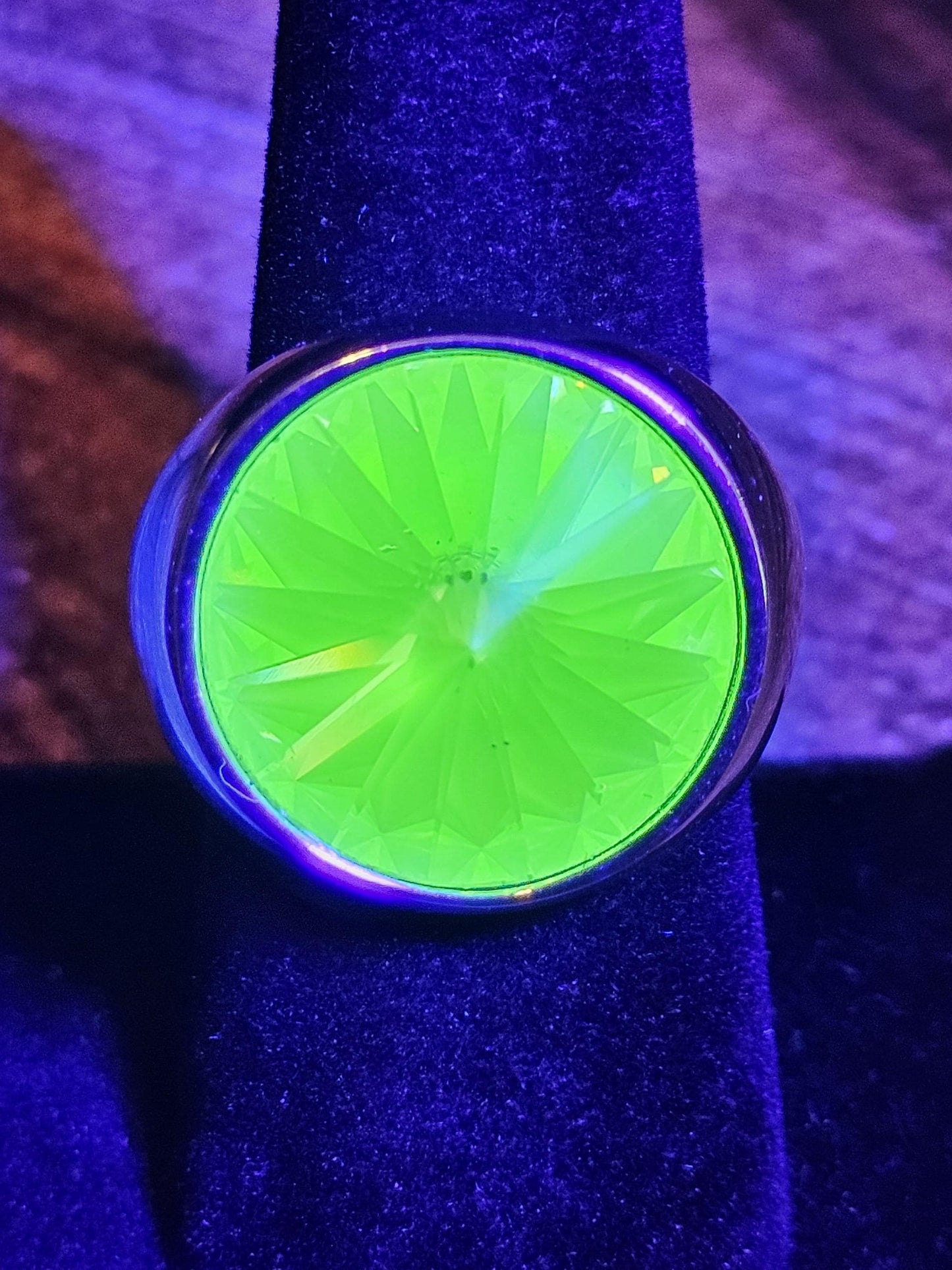 Uranium Glass Men Ring Adjustable with a large 18 mm vintage Uranium glass Rivolis style Round cut stone that glows under black/UV light