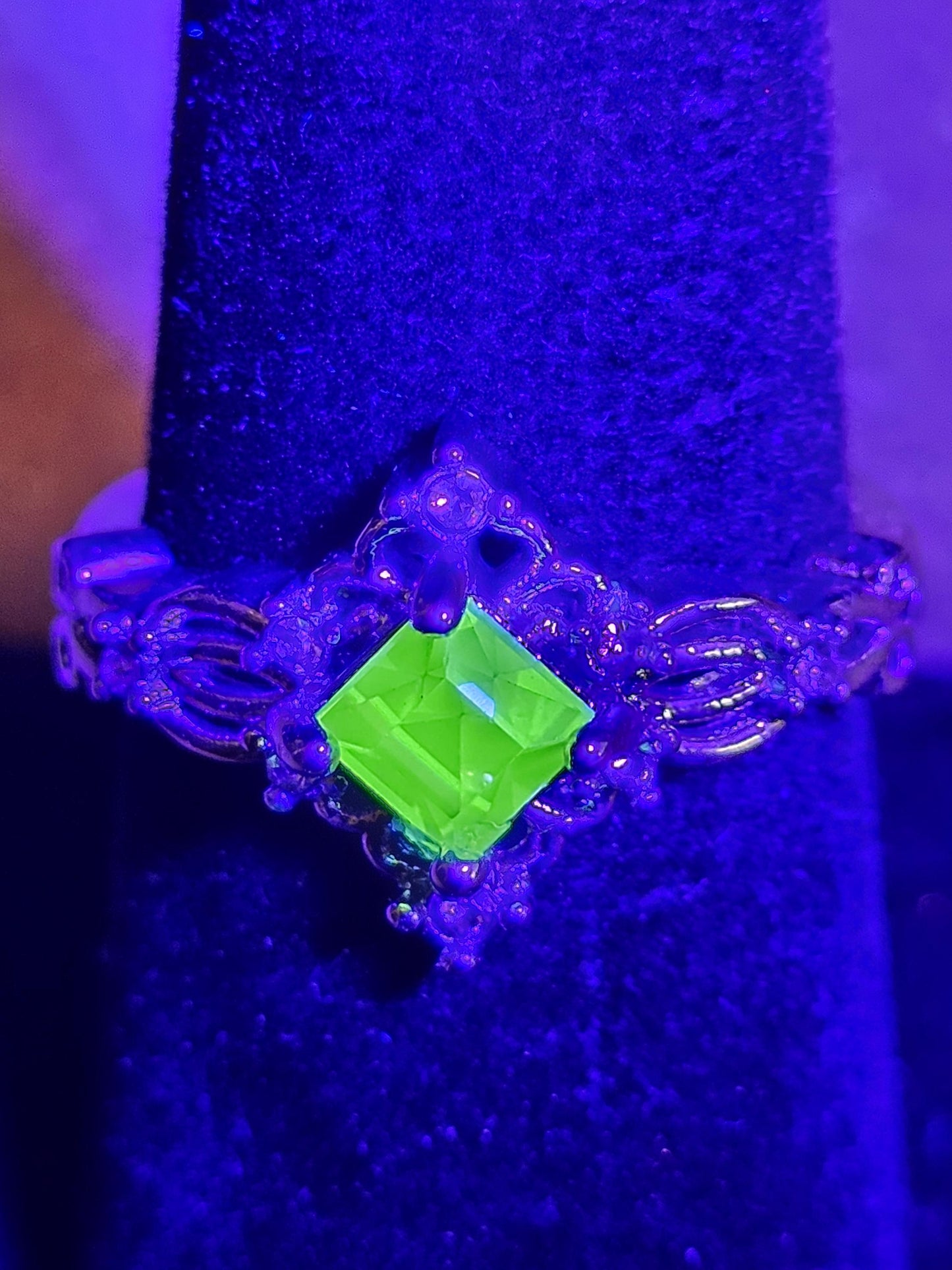 Uranium Glass Princess cut Ring READ DESCRIPTION size 5/6/7 new Sterling Silver vintage Uranium glass stone that glows under black/UV light