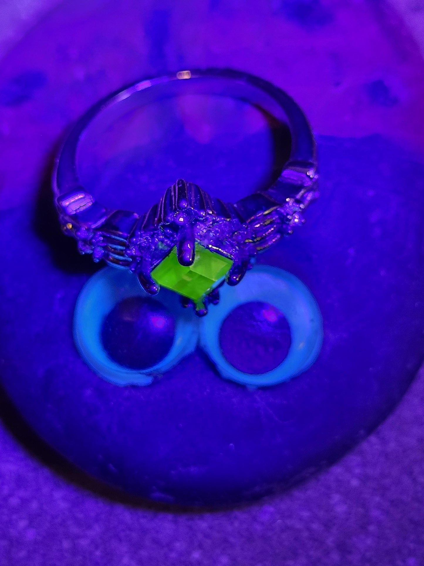 Uranium Glass Princess cut Ring READ DESCRIPTION size 5/6/7 new Sterling Silver vintage Uranium glass stone that glows under black/UV light