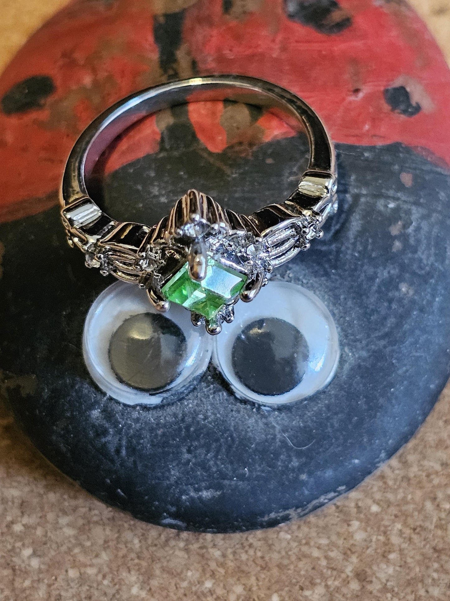 Uranium Glass Princess cut Ring READ DESCRIPTION size 5/6/7 new Sterling Silver vintage Uranium glass stone that glows under black/UV light