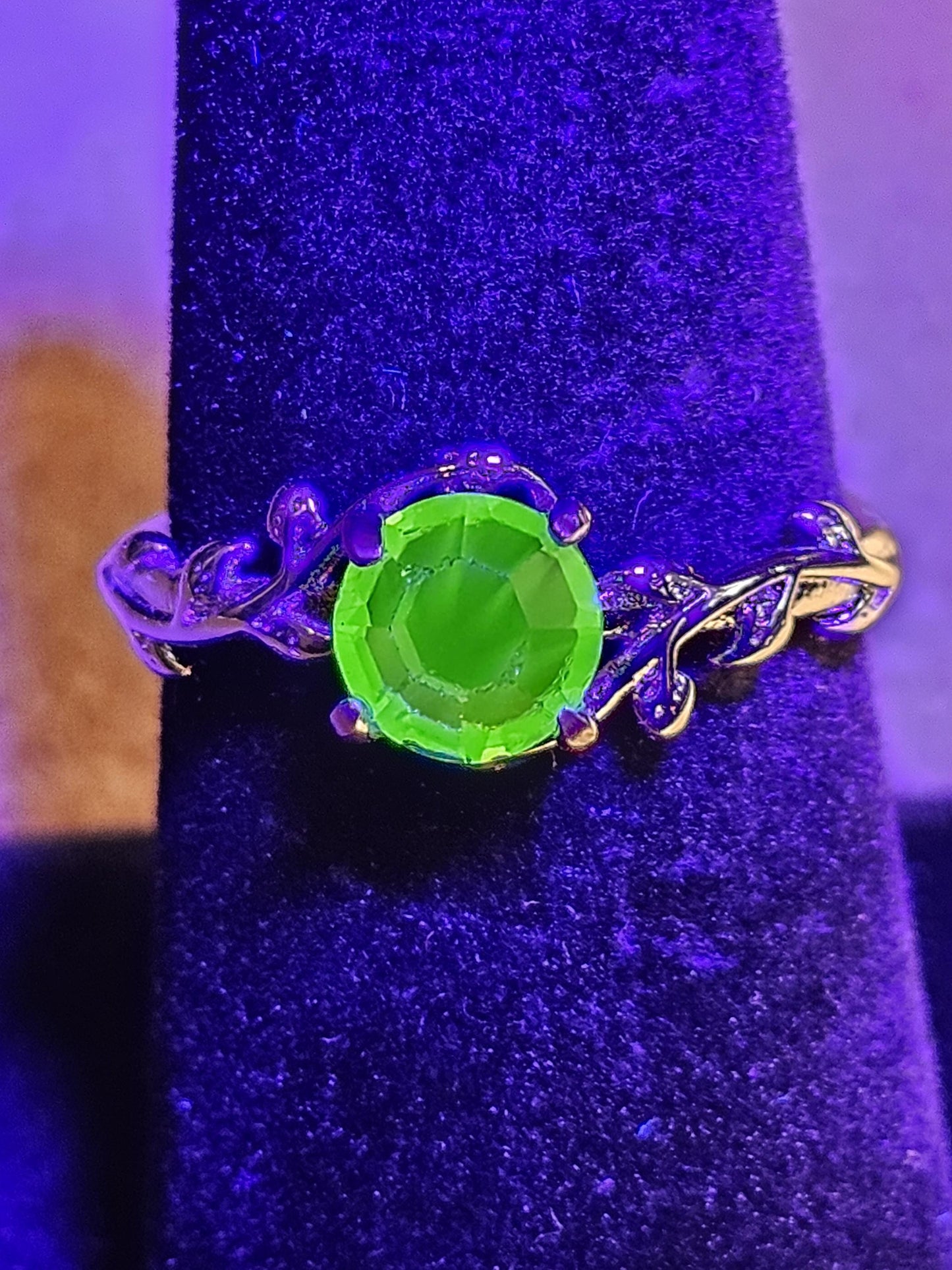 Uranium Glass Adjustable Ring new Sterling Silver Round cut 6 mm gree colored vintage Uranium glass stone that glows under black / UV light