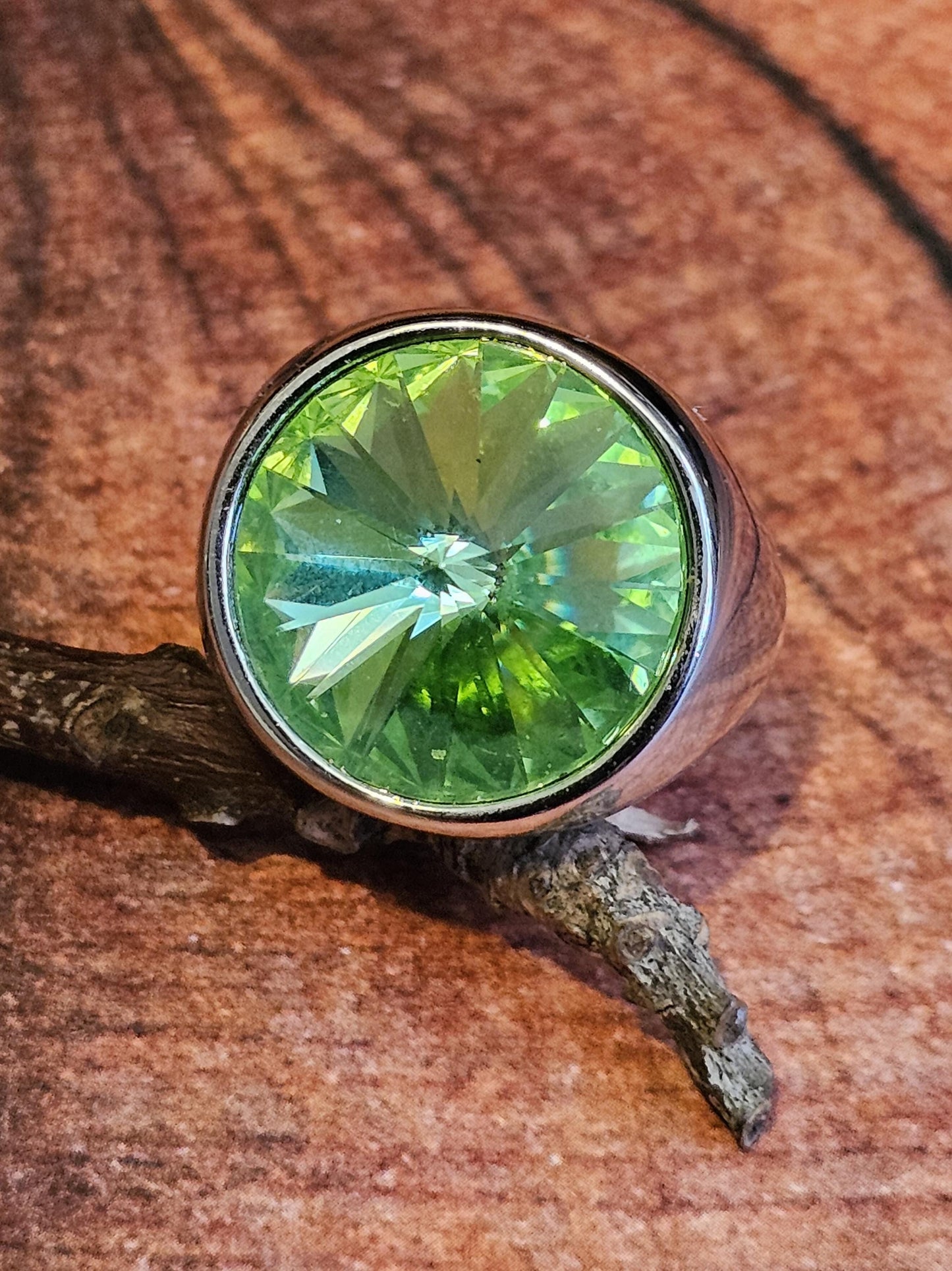 Uranium Glass Men Ring Adjustable with a large 18 mm vintage Uranium glass Rivolis style Round cut stone that glows under black/UV light