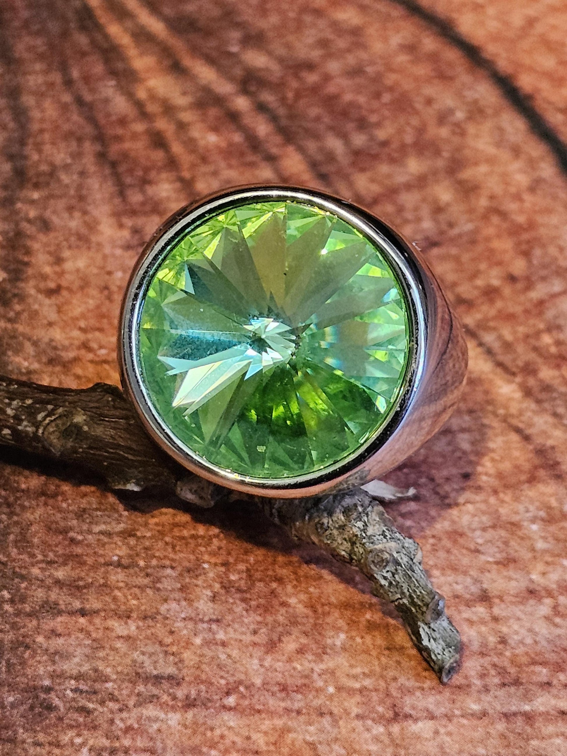 Uranium Glass Men Ring Adjustable with a large 18 mm vintage Uranium glass Rivolis style Round cut stone that glows under black/UV light