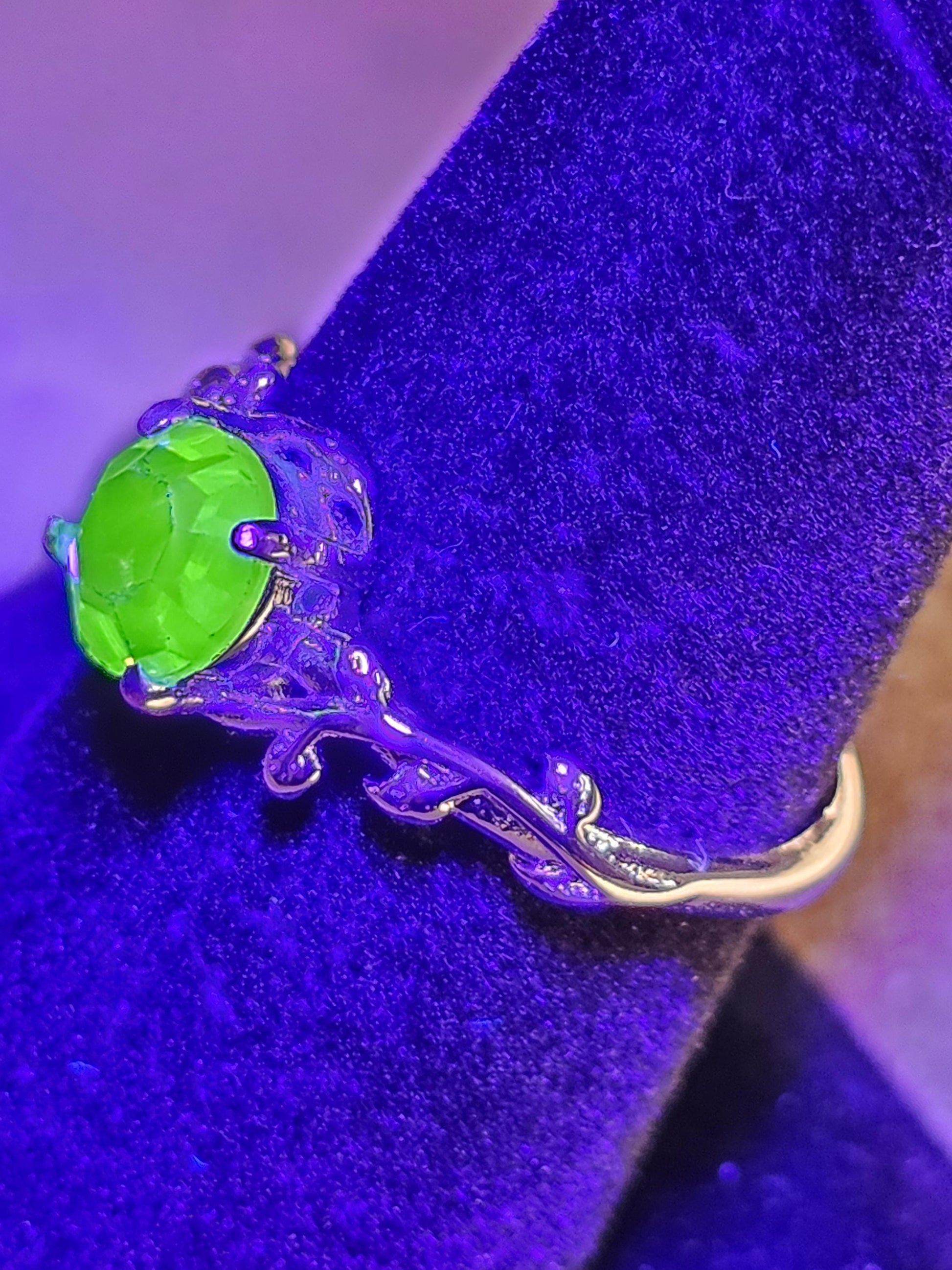 Uranium Glass Adjustable Ring new Sterling Silver Round cut 6 mm gree colored vintage Uranium glass stone that glows under black / UV light