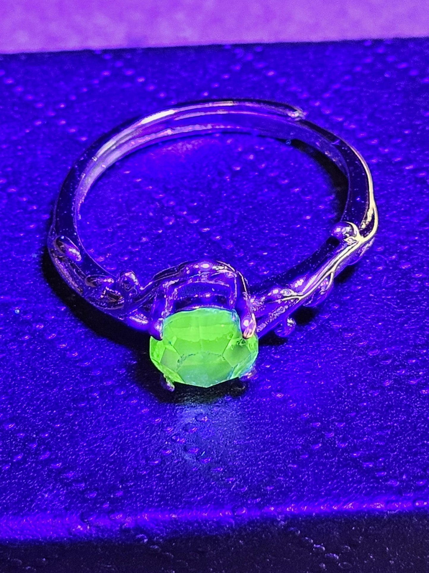 Uranium Glass Adjustable Ring new Sterling Silver Round cut 6 mm gree colored vintage Uranium glass stone that glows under black / UV light