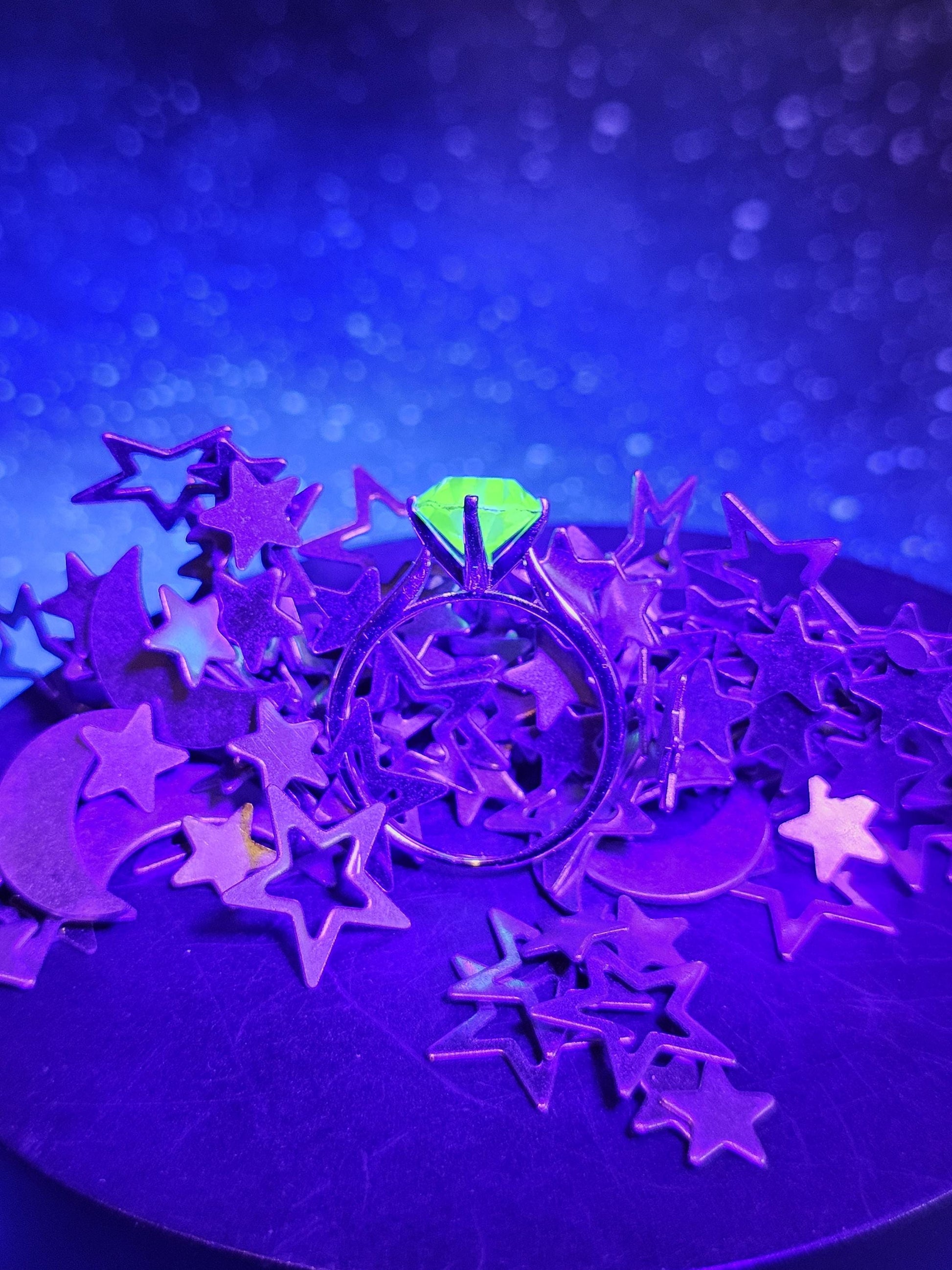 Uranium Glass Round cut Solitaire Ring size 6.5/7/7.5 in new Sterling Silver with 8mm Uranium glass stone that glows under black/UV light