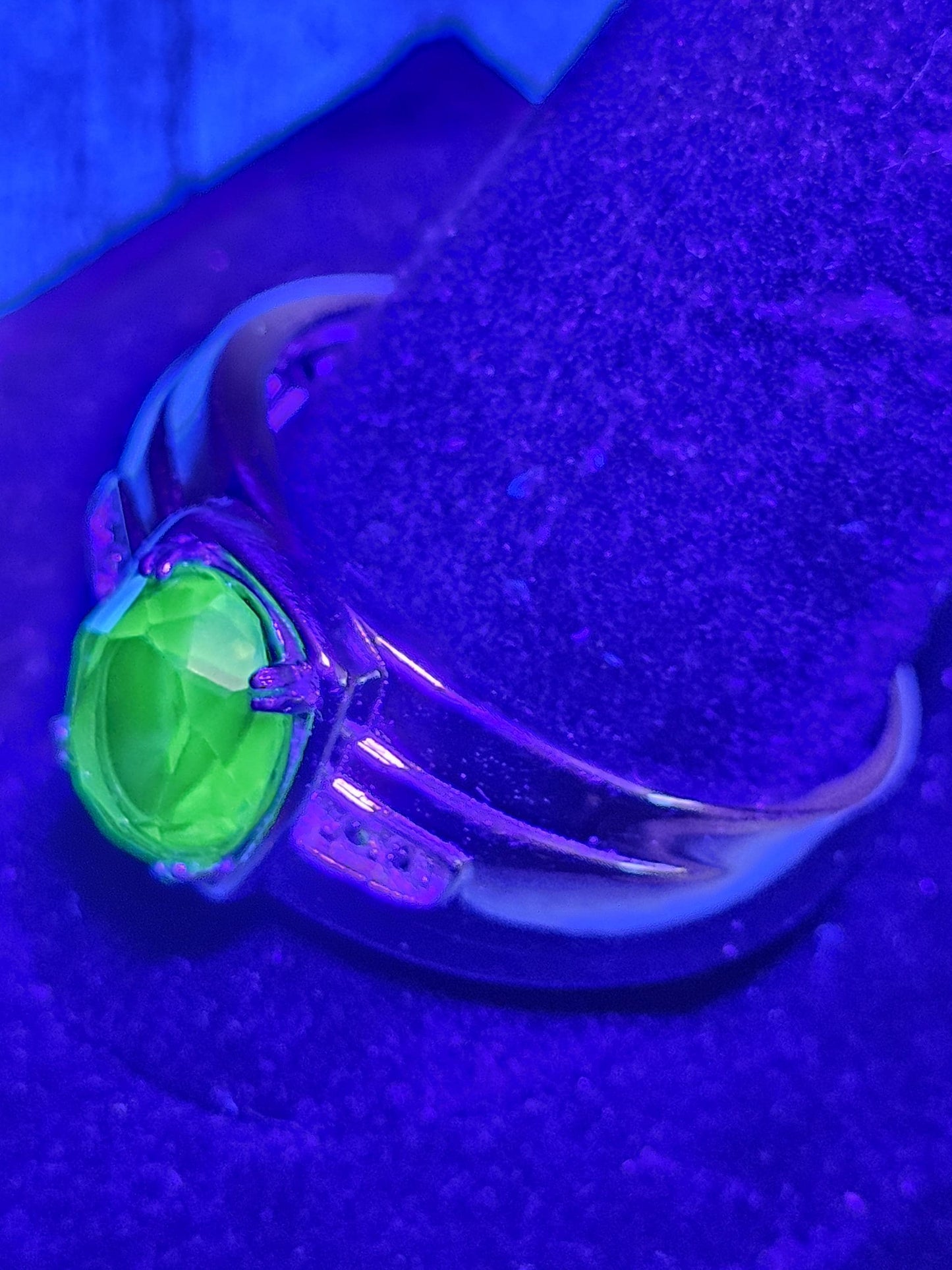 Uranium Glass Men's Ring size 13 new Sterling Silver with a vintage Oval cut Uranium glass stone that glows under black/UV light
