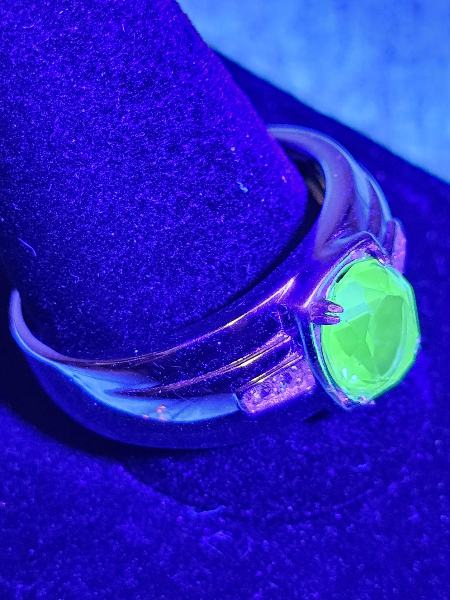 Uranium Glass Men's Ring size 13 new Sterling Silver with a vintage Oval cut Uranium glass stone that glows under black/UV light