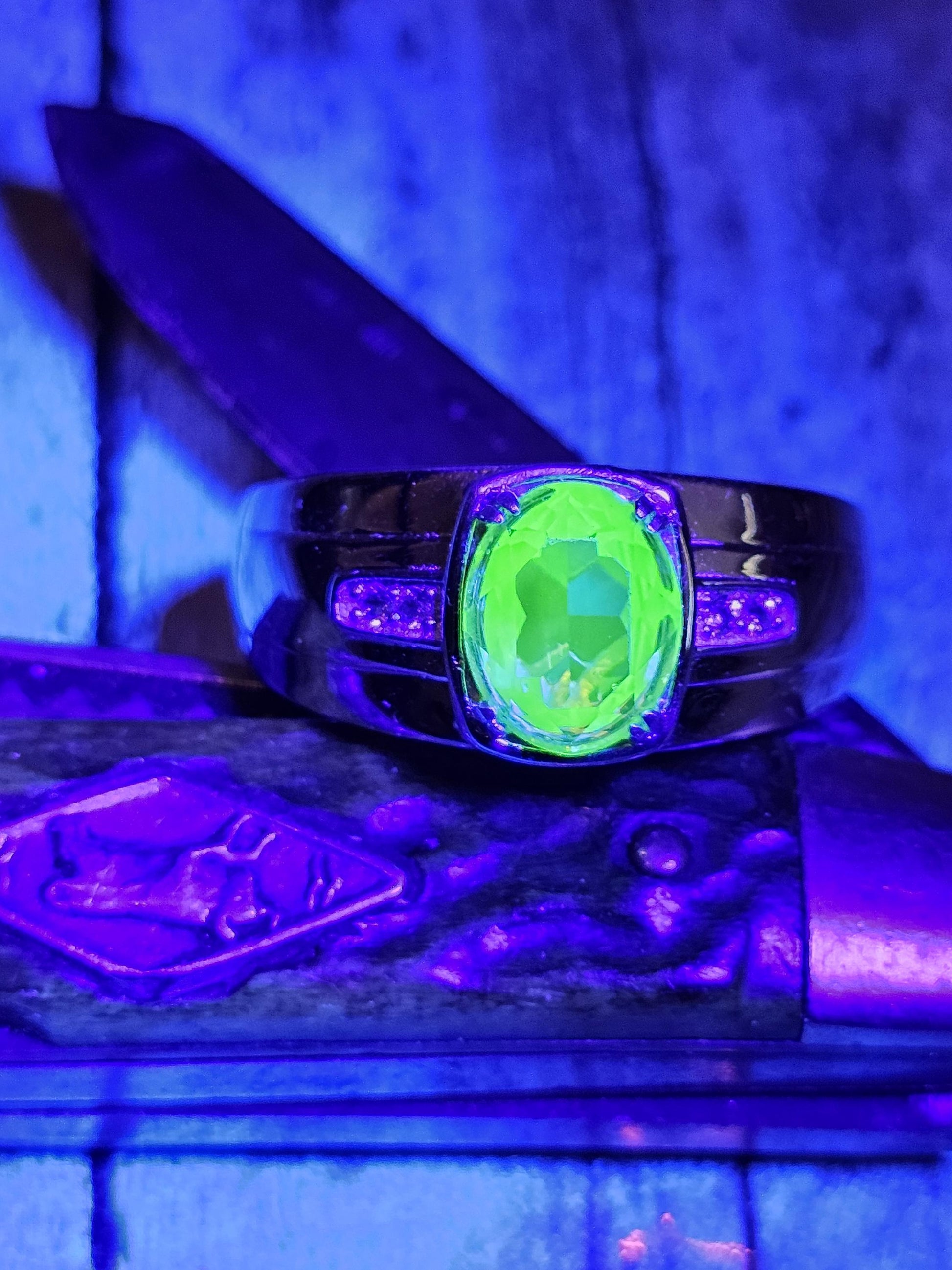Uranium Glass Men's Ring size 13 new Sterling Silver with a vintage Oval cut Uranium glass stone that glows under black/UV light