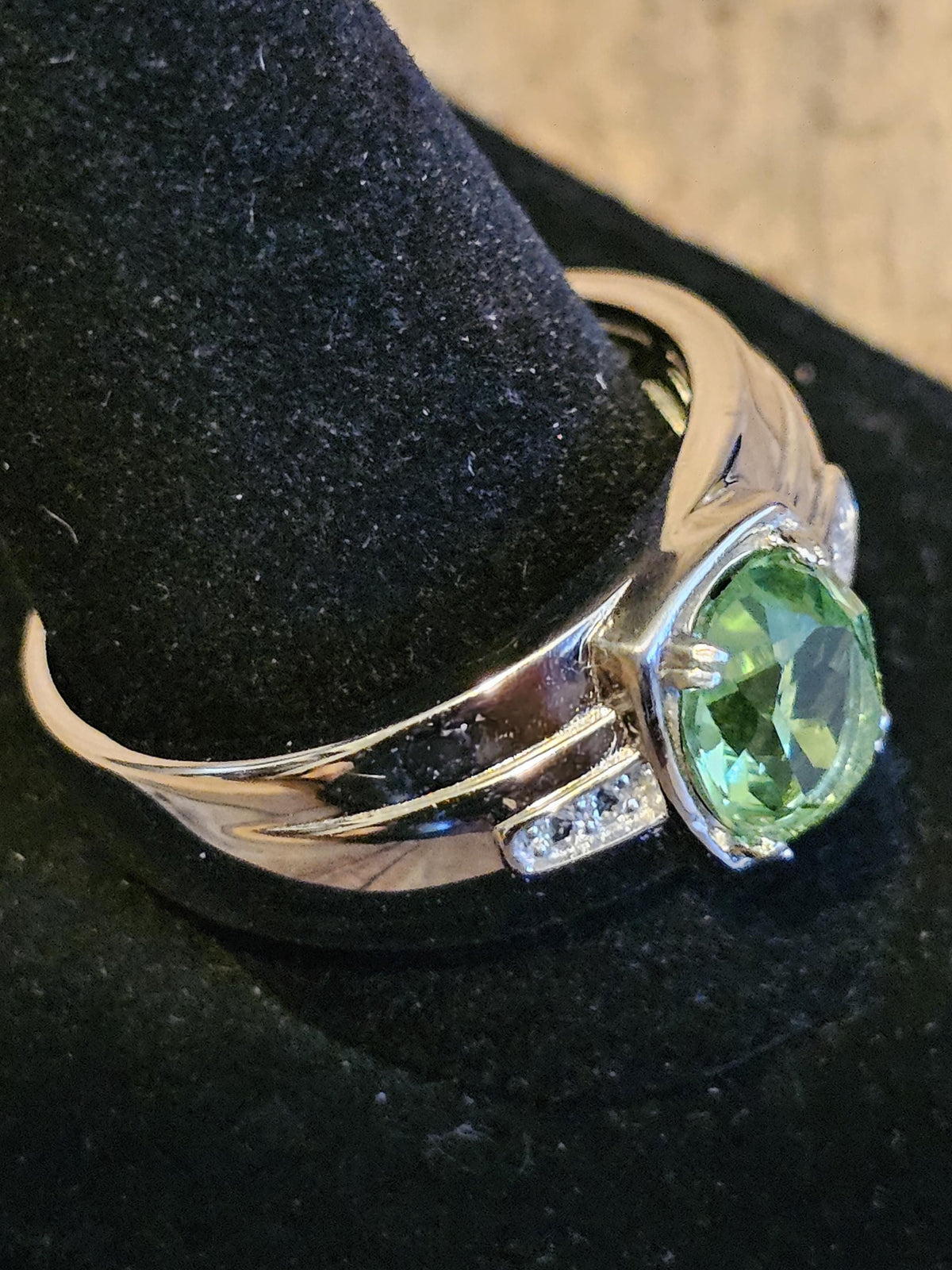 Uranium Glass Men's Ring size 13 new Sterling Silver with a vintage Oval cut Uranium glass stone that glows under black/UV light
