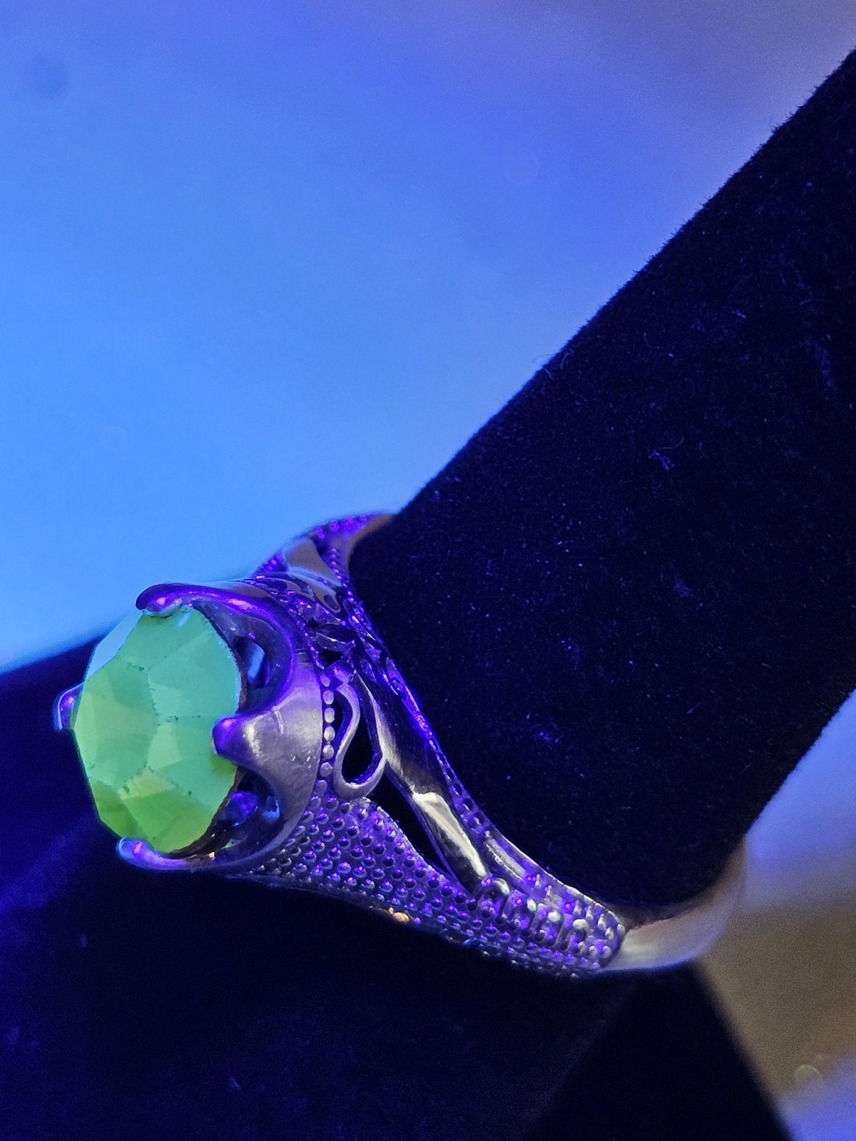Uranium Glass Round cut Ring vintage style new Sterling Silver size 7 vintage Yellow Uranium glass stone that glows under black / UV light