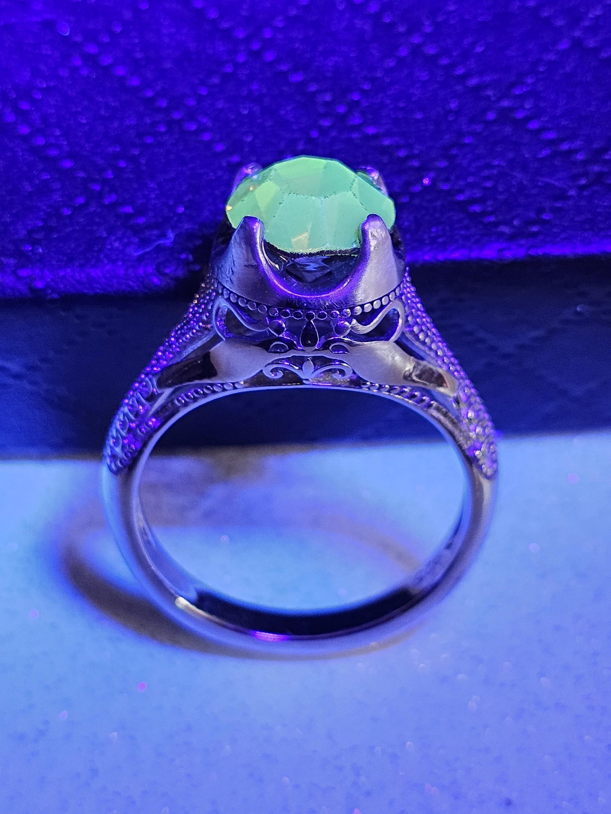 Uranium Glass Round cut Ring vintage style new Sterling Silver size 7 vintage Yellow Uranium glass stone that glows under black / UV light