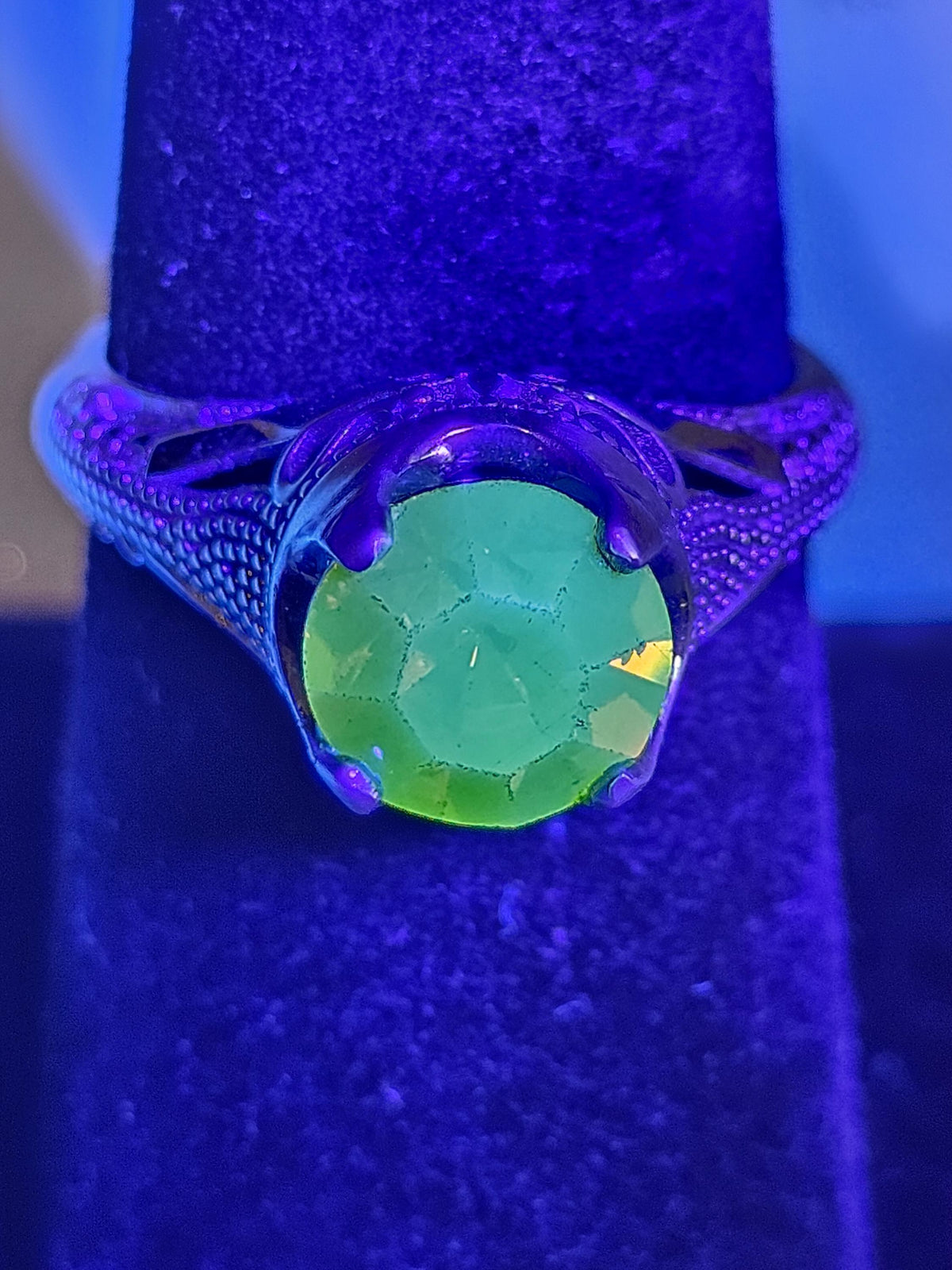 Uranium Glass Round cut Ring vintage style new Sterling Silver size 7 vintage Yellow Uranium glass stone that glows under black / UV light