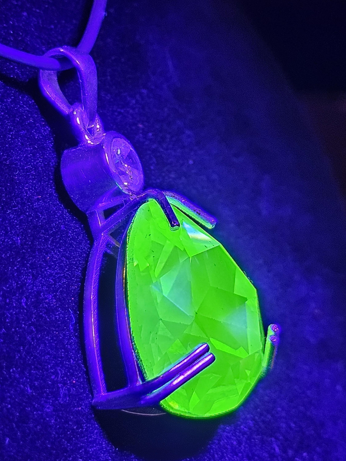 Uranium Glass Pendant in new Sterling Silver with a large 23 mm vintage Trillian cut Uranium Glass stone that glows under black / UV light