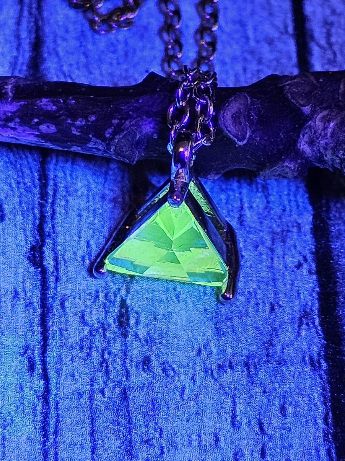 Uranium Glass Pendant READ DESCRIPTION in new Sterling Silver with a Trillion cut Uranium glass stone that glows under black / UV light