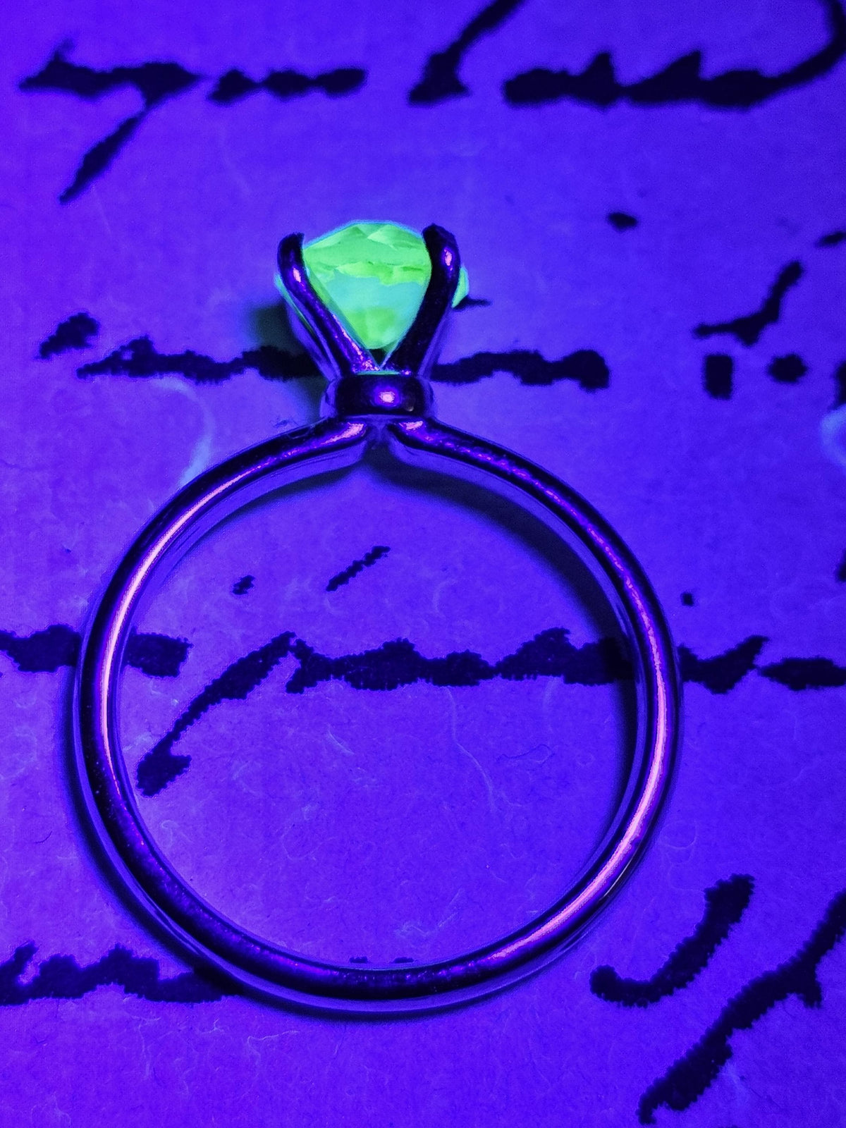 Uranium Glass Round cut Solitaire Ring size 6.5/7/7.5 in new Sterling Silver with 6mm Uranium glass stone that glows under black/UV light