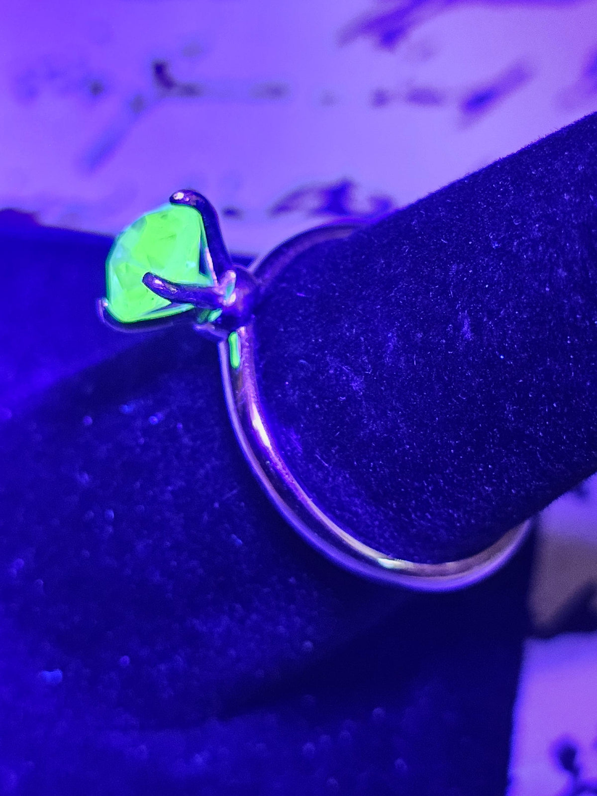 Uranium Glass Round cut Solitaire Ring size 6.5/7/7.5 in new Sterling Silver with 6mm Uranium glass stone that glows under black/UV light