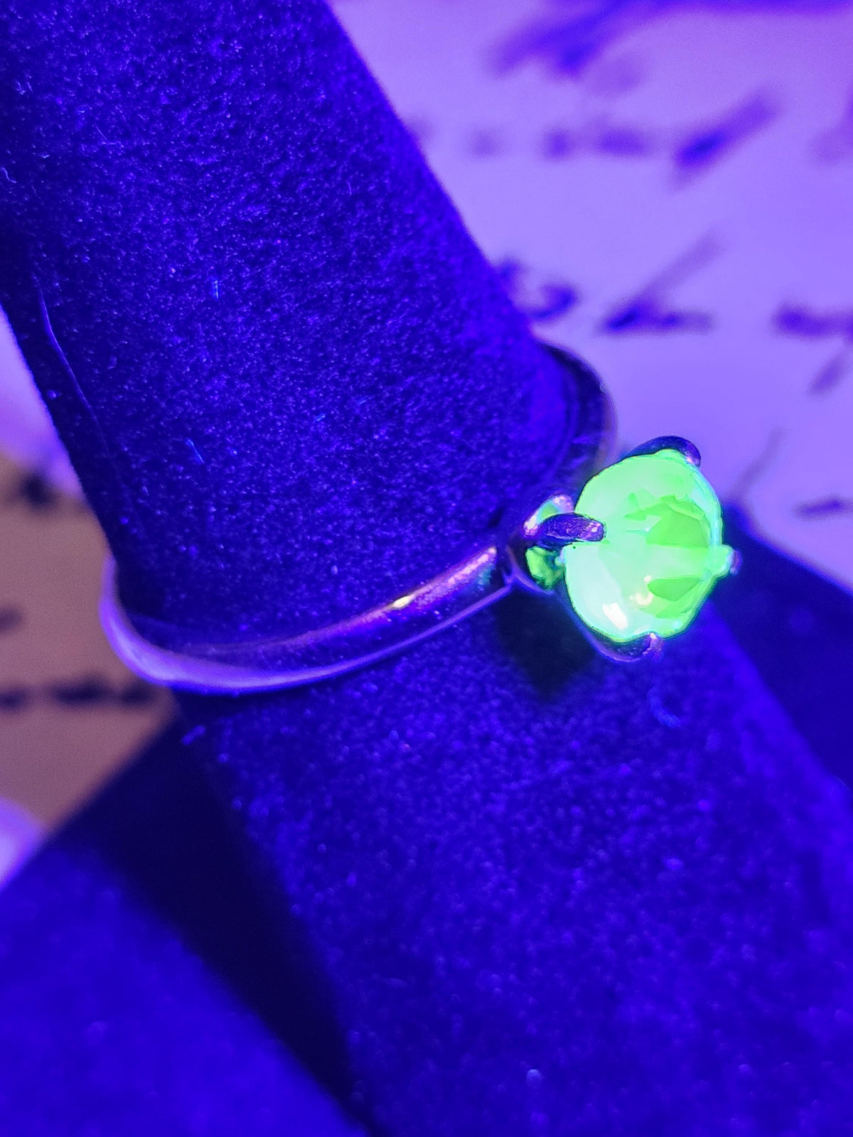 Uranium Glass Round cut Solitaire Ring size 6.5/7/7.5 in new Sterling Silver with 6mm Uranium glass stone that glows under black/UV light