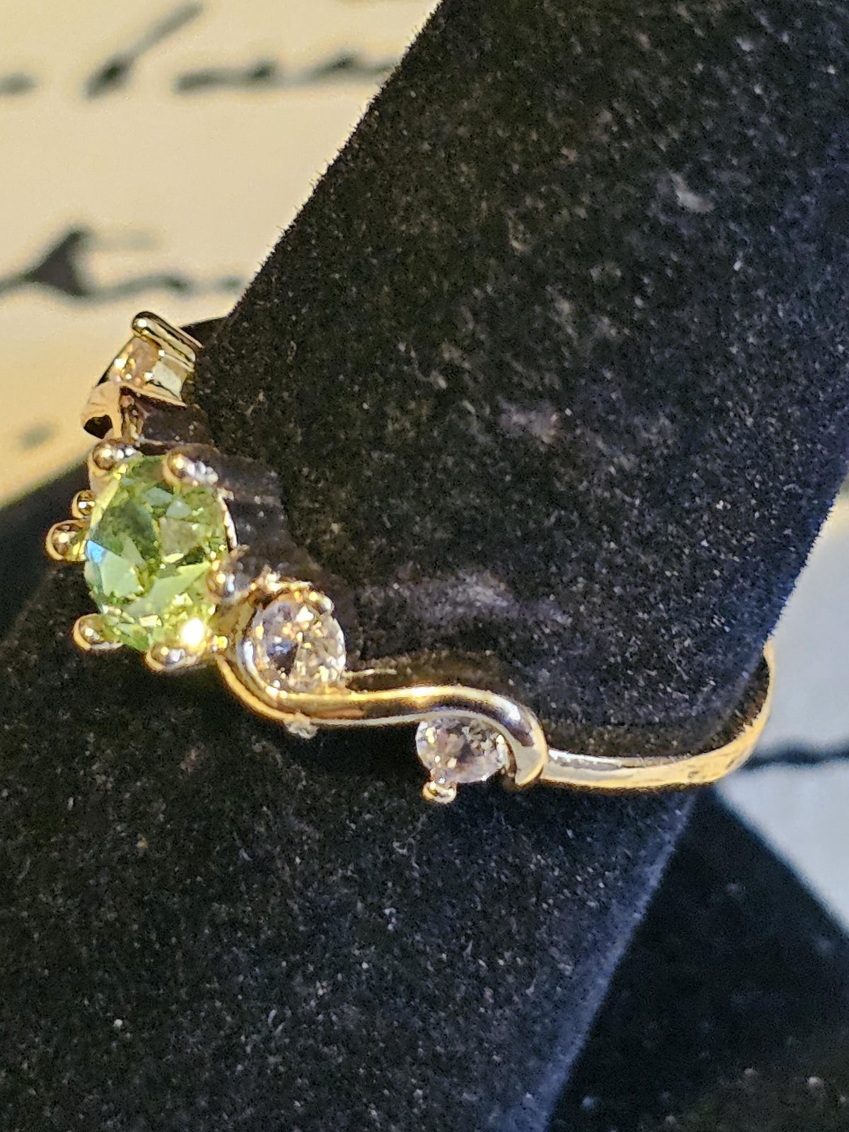 Uranium Glass Round cut ring size 7/8 Stirling Silver Yellow-Gold Plated with a vintage Uranium glass stone that glows under black/UV light