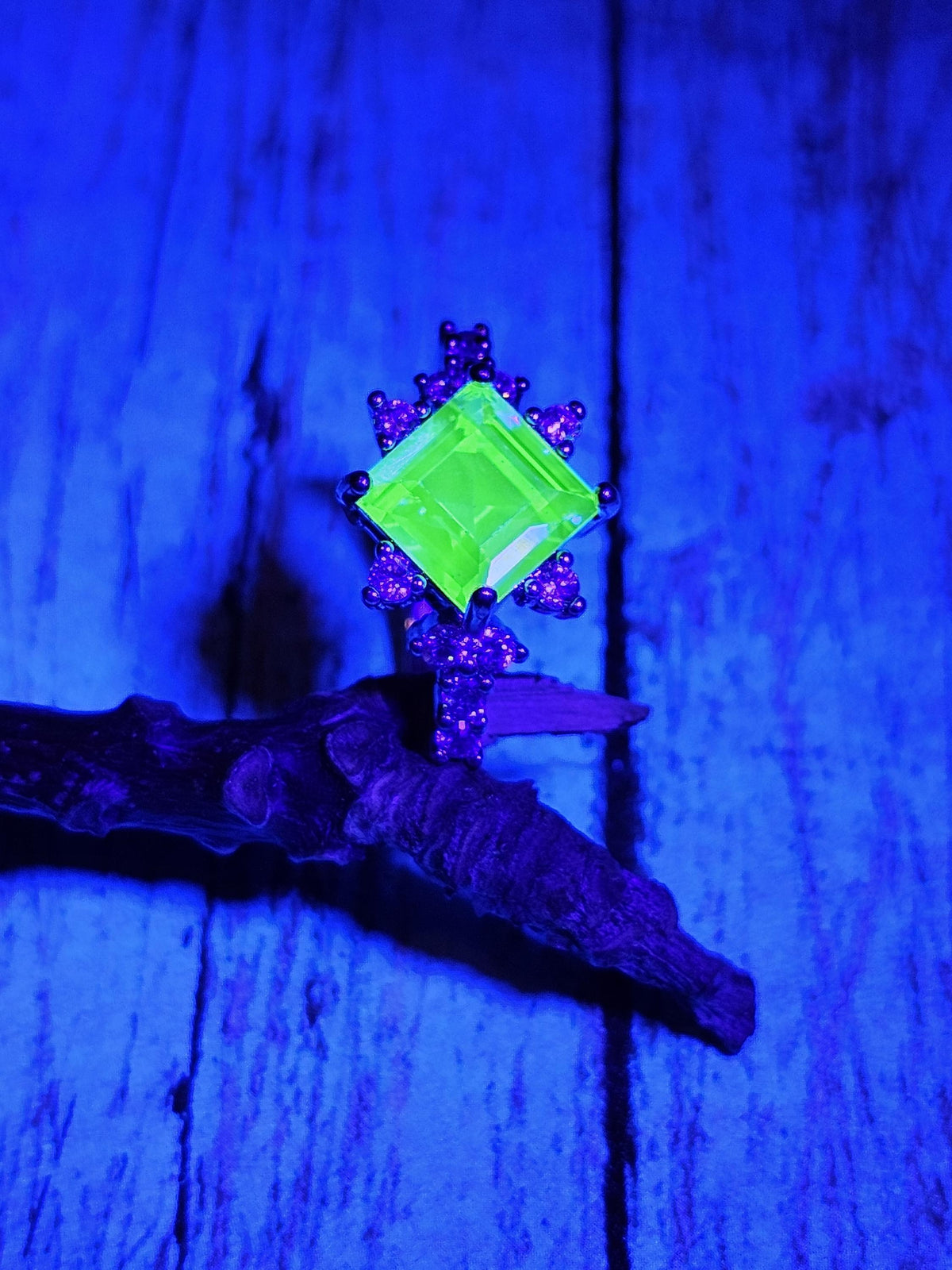 Uranium Glass Princess cut Ring with a 8 mm vintage Uranium glass stone that glows under black/UV light. Sterling Silver size 9.
