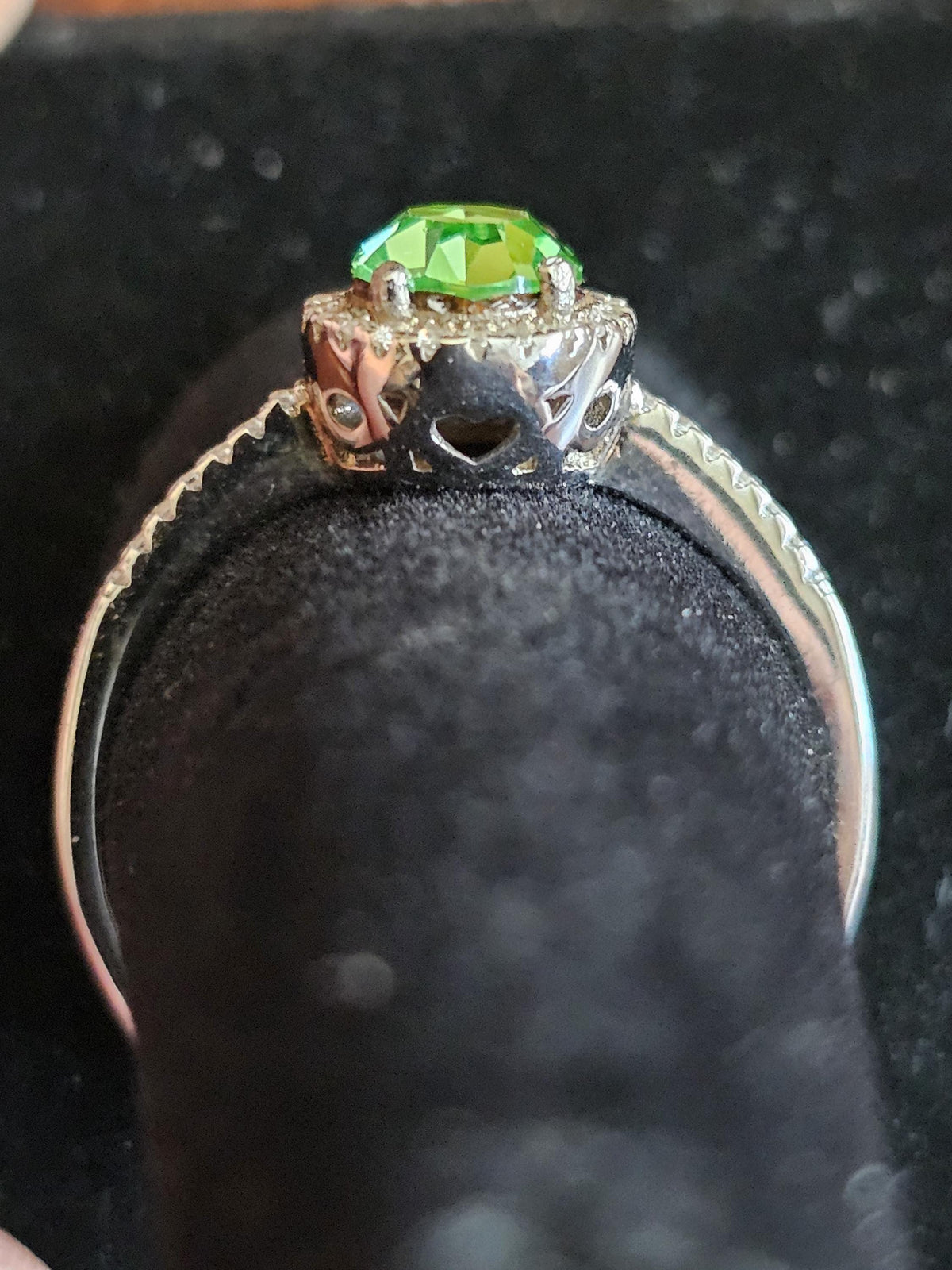 Uranium Glass Round cut Ring size 5 to 10 READ DESCRIPTION new Sterling Silver vintage Uranium glass stone that glows under black / UV light
