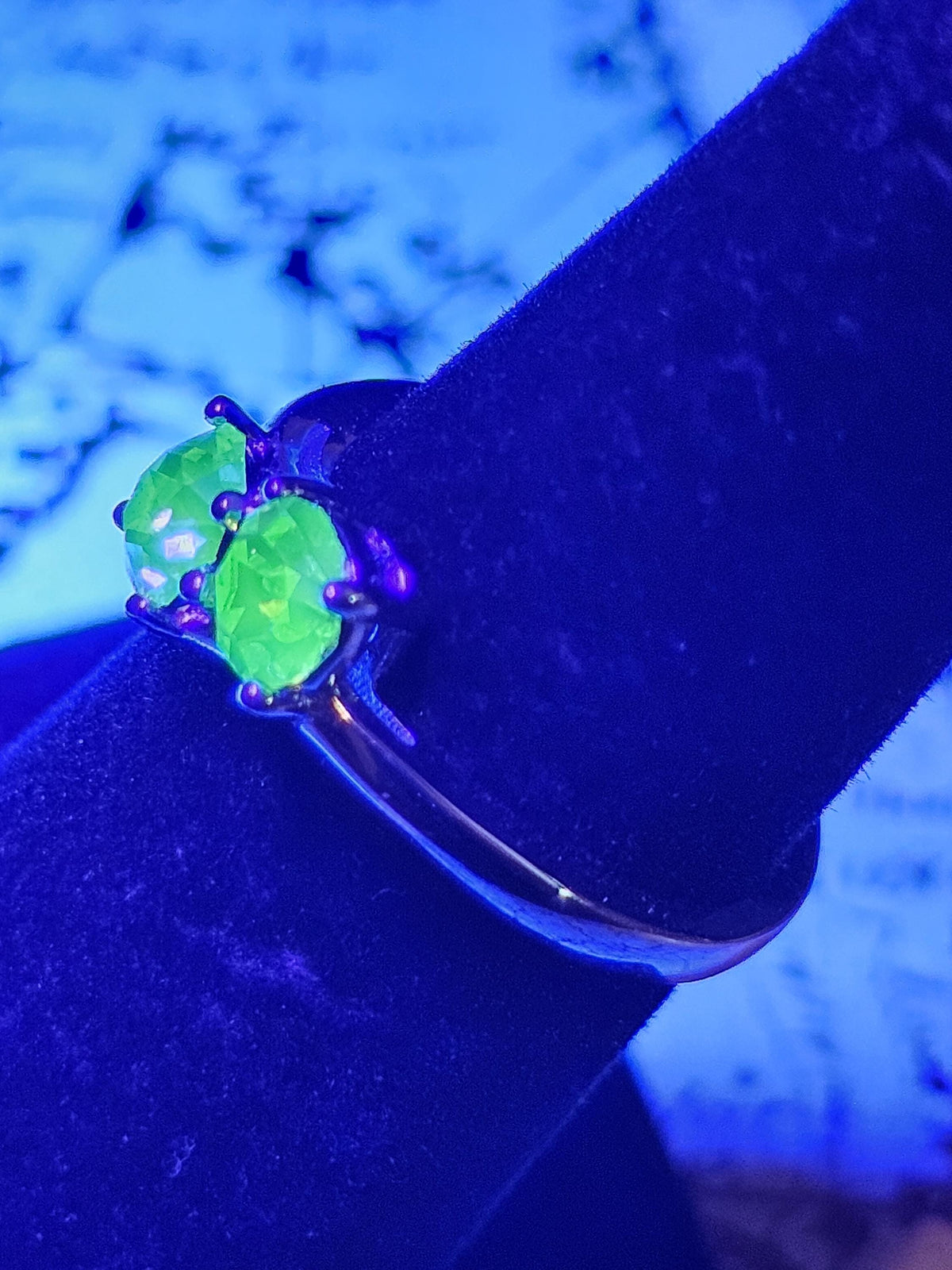 Uranium Glass Round cut Ring Toi et Moi style size 5 in Sterling Silver with 2 vintage 5mm Uranium glass stones that glows under black light