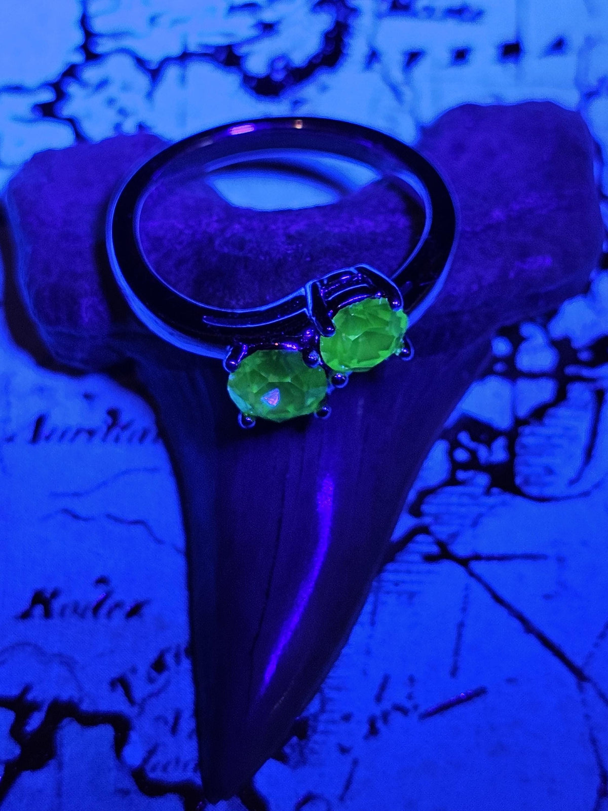 Uranium Glass Round cut Ring Toi et Moi style size 5 in Sterling Silver with 2 vintage 5mm Uranium glass stones that glows under black light