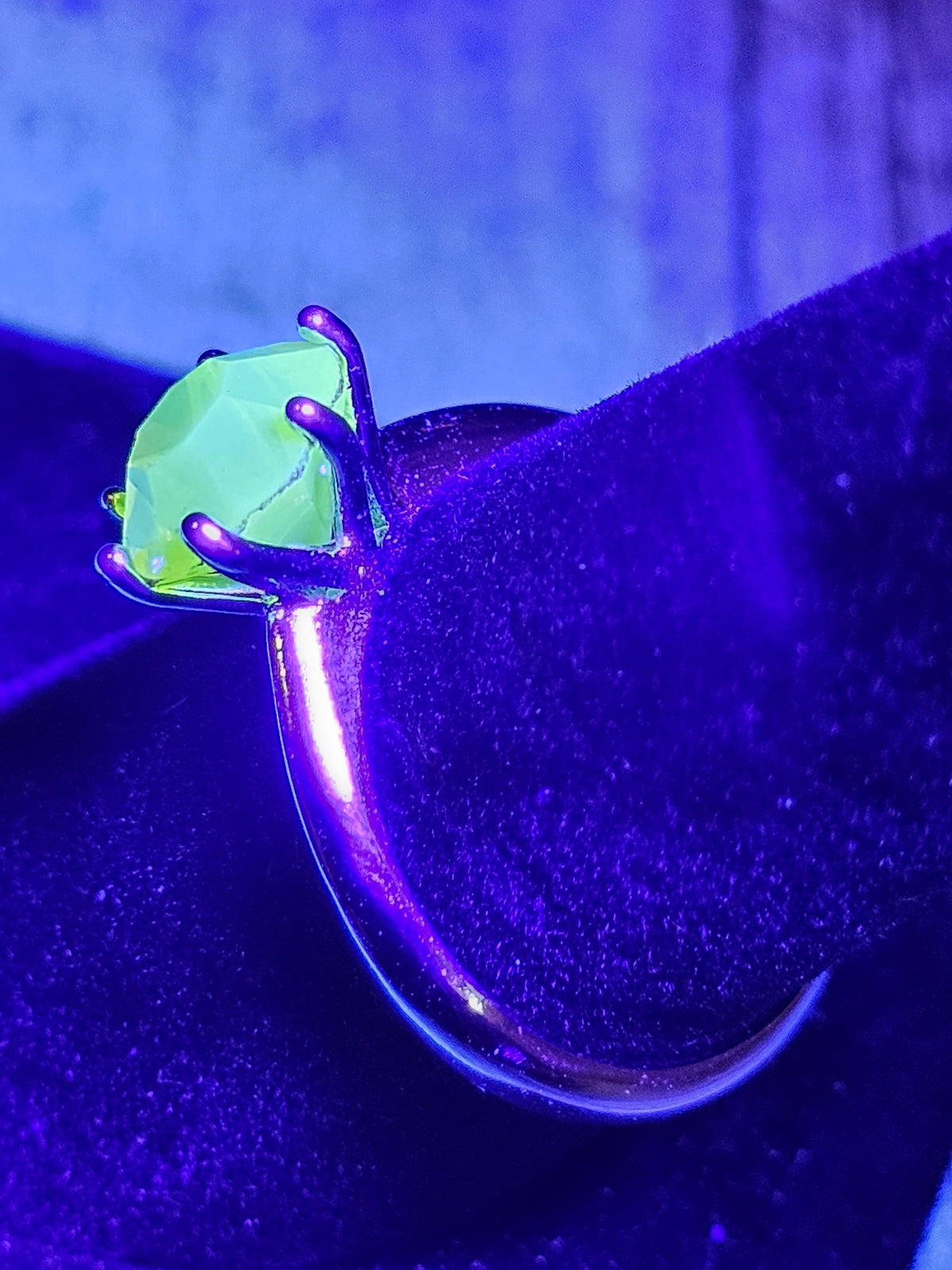 Uranium Glass Round cut Solitaire Ring size 8 in new Sterling Silver with a Yellow 8mm Uranium glass stone that glows under black/UV light