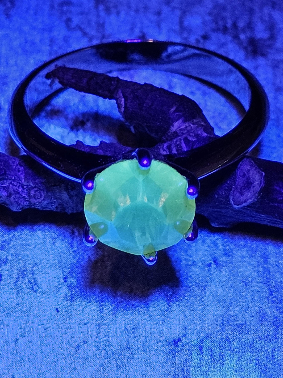 Uranium Glass Round cut Solitaire Ring size 8 in new Sterling Silver with a Yellow 8mm Uranium glass stone that glows under black/UV light