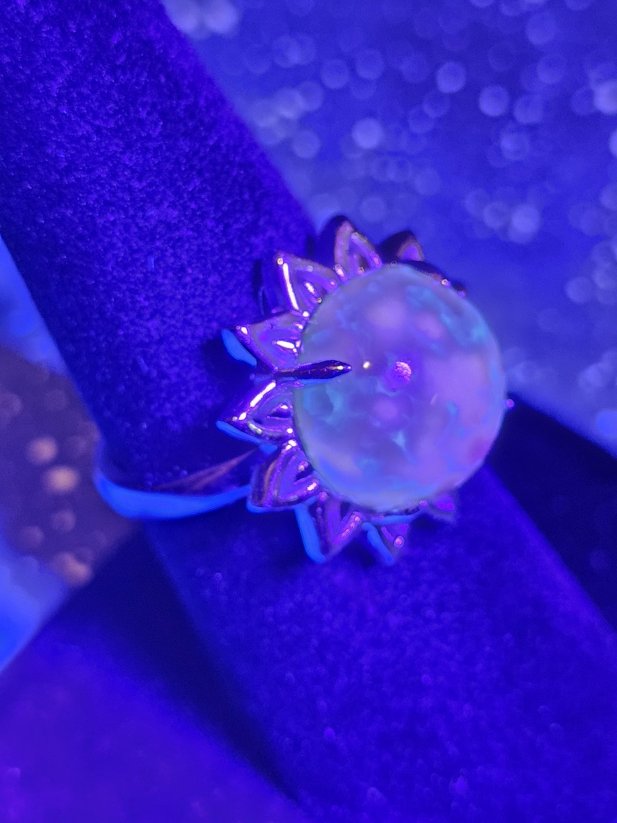 Uranium glass Glass Round cut Ring in size 7 new Sterling Silver with a vintage 13mm Uranium glass stone that glows under black / UV light