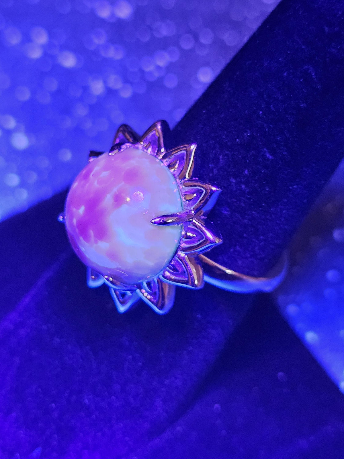 Uranium glass Glass Round cut Ring in size 7 new Sterling Silver with a vintage 13mm Uranium glass stone that glows under black / UV light