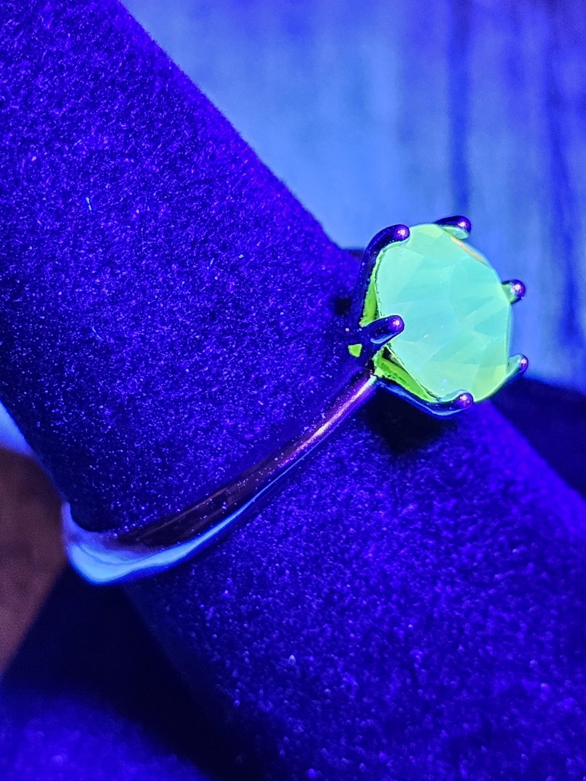 Uranium Glass Round cut Solitaire Ring size 8 in new Sterling Silver with a Yellow 8mm Uranium glass stone that glows under black/UV light