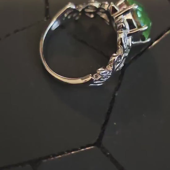 Uranium Glass Round cut Ring in size 7. New Art Nouveau style Sterling Silver vintage Uranium glass stone that glows under black/UV light