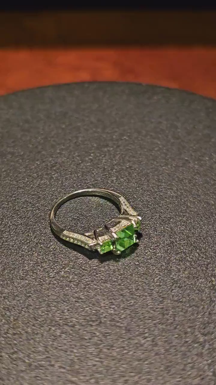 Uranium Glass Ring Princess cut 2 accent stones vintage Uranium glass that glows under black / UV light. New Sterling Silver size 7.