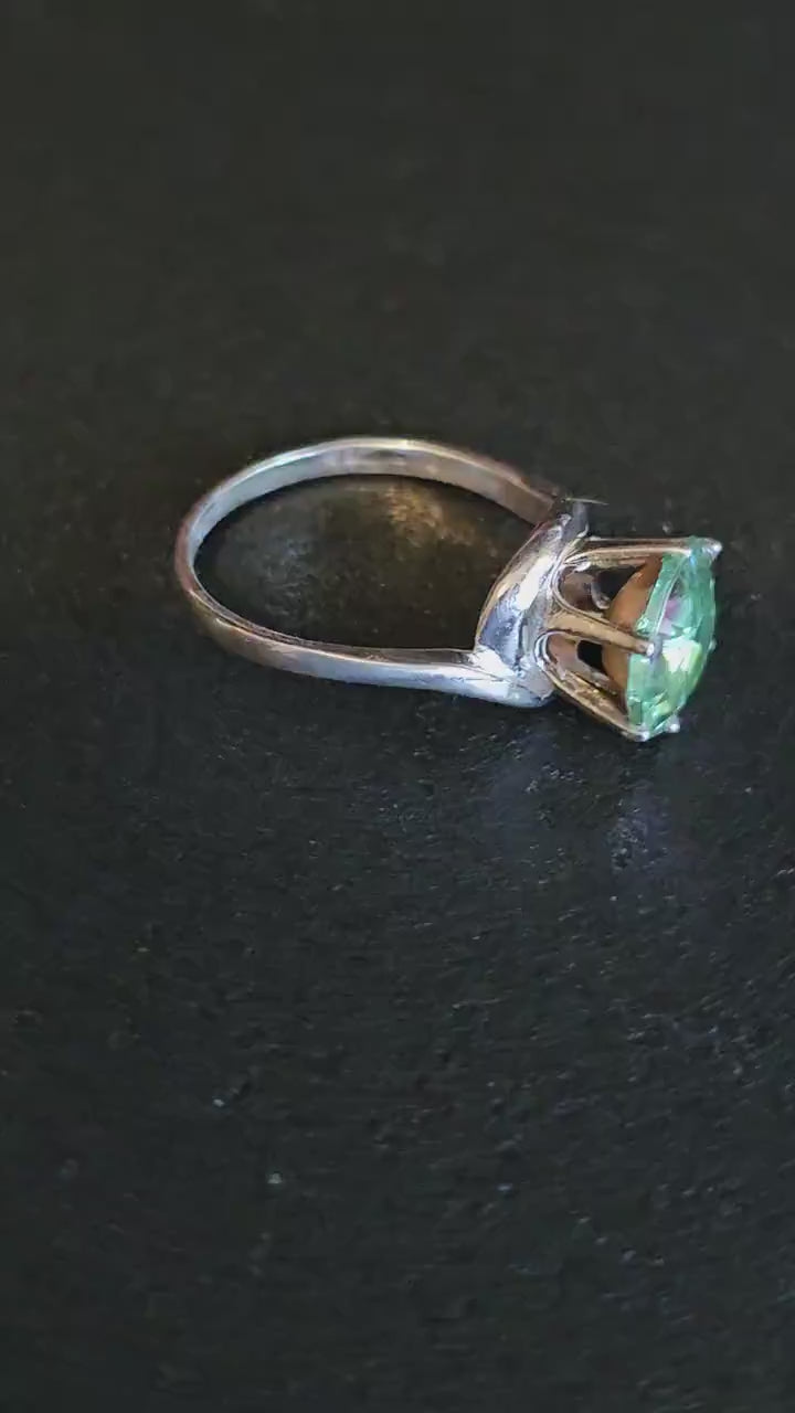 Uranium Glass Round cut Ring various sizes new Sterling Silver with a vintage two tone Uranium Glass stone that glows under black / UV light