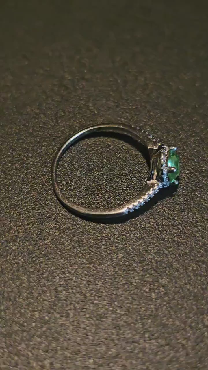 Uranium Glass Round cut Ring size 5 to 10 READ DESCRIPTION new Sterling Silver vintage Uranium glass stone that glows under black / UV light