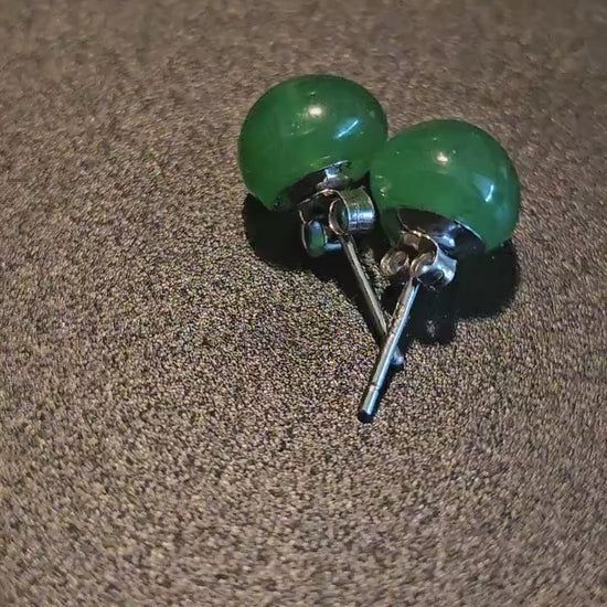 Uranium Glass Earrings in new Sterling Silver with Vintage Dark Green 9 mm round cut Uranium Glass stones, that glow under black/UV light