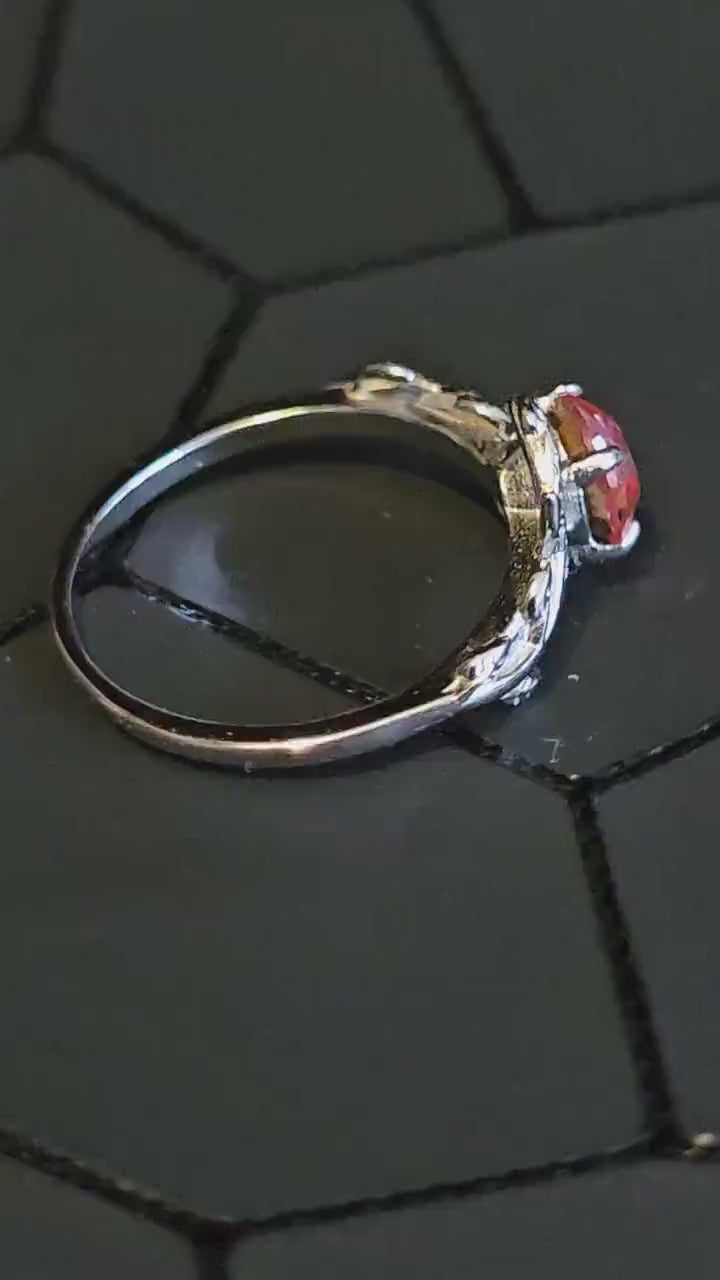 Uranium Glass Round cut Ring READ DESCRIPTION new Silver Plated with vintage Rare pink Uranium glass stone that glows under black / UV light