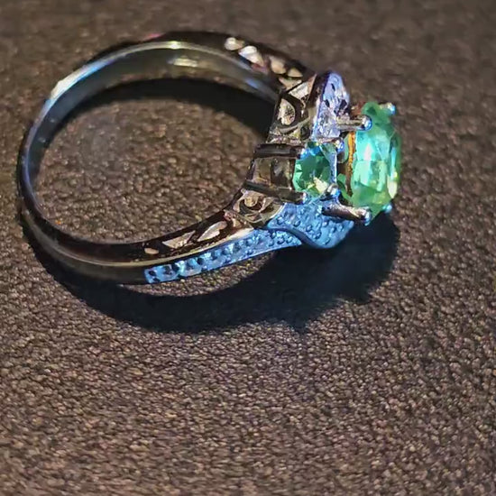 Uranium Glass Round cut three stone ring size 7 Sterling Silver with vintage round cut Uranium glass stones that glows under black/UV light