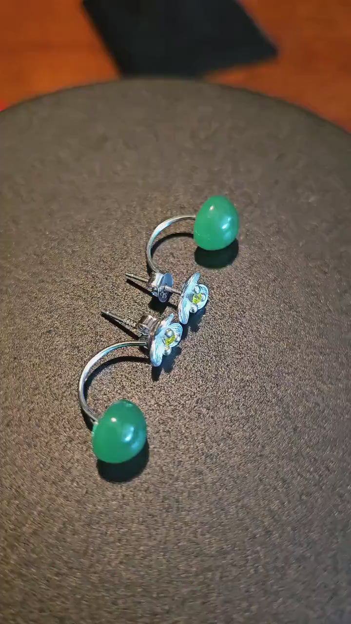 Uranium Glass Earrings with Vintage Dark Green 9 mm round cut Uranium Glass stones in new Sterling Silver that glow under black/UV light