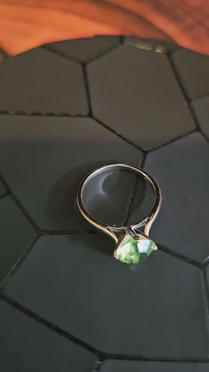 Uranium Glass Round cut Solitaire Ring size 6.5/7/7.5 in new Sterling Silver  with  8mm Uranium glass stone that glows under black/UV light