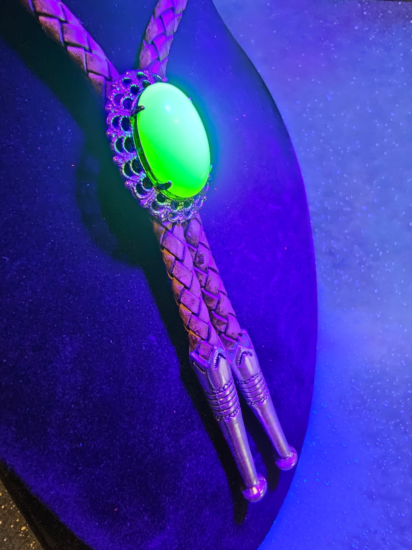 Uranium Glass Bolo Tie large 25x18 mm Oval cut Round top Cabochon cut vintage Uranium Glass stone that glows under black / UV light